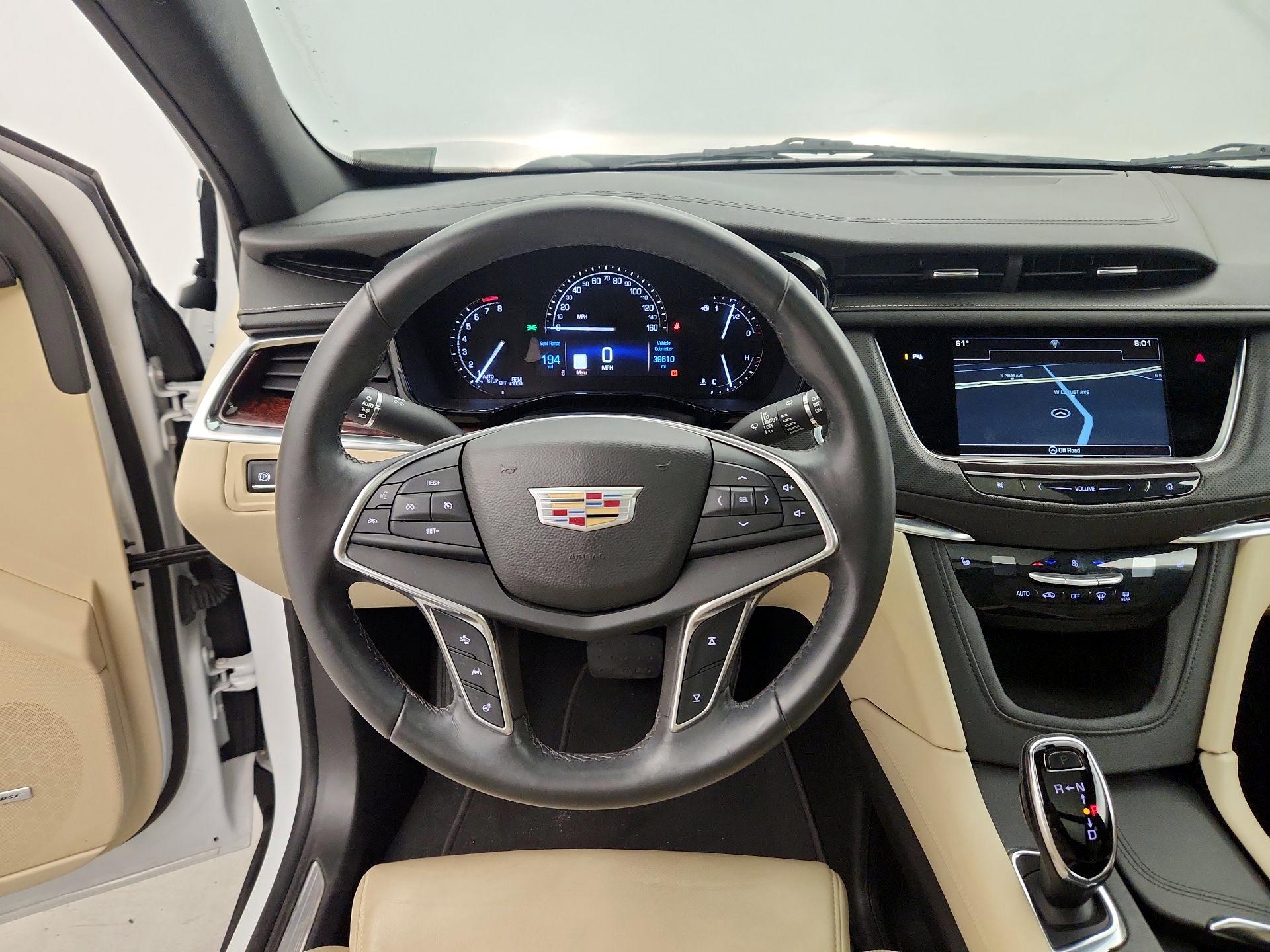 Thumbnail: 2017 Cadillac XT5 - 10