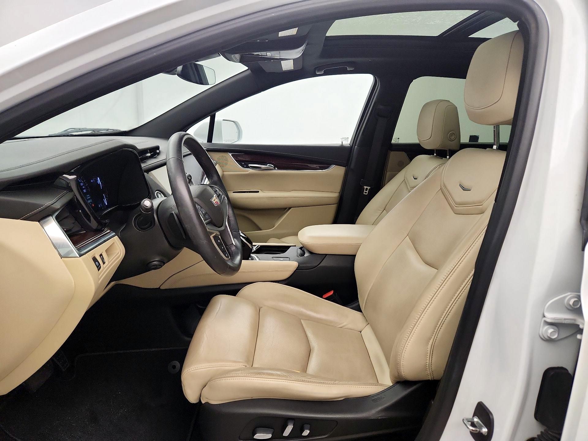 Thumbnail: 2017 Cadillac XT5 - 11