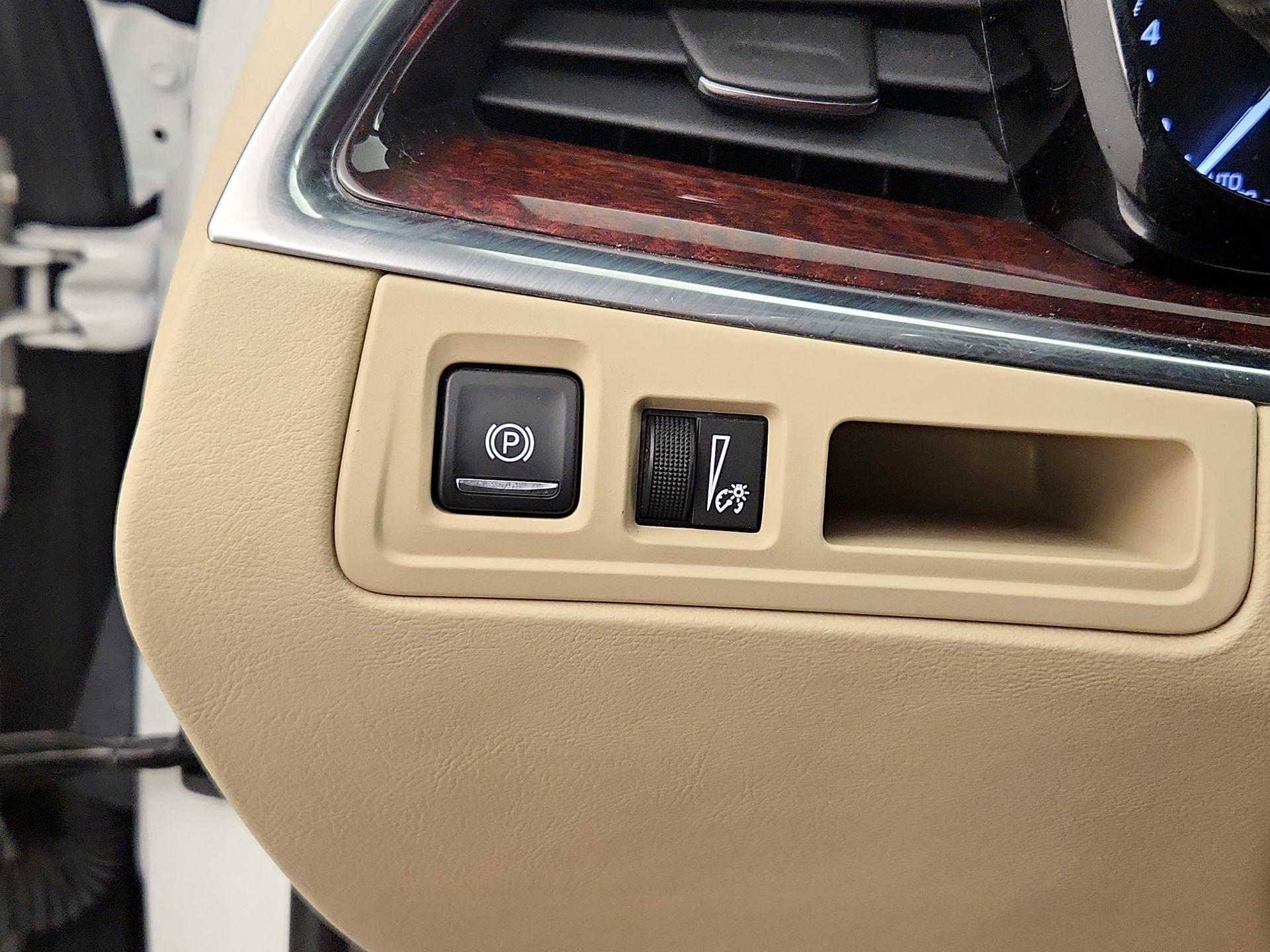 Thumbnail: 2017 Cadillac XT5 - 13