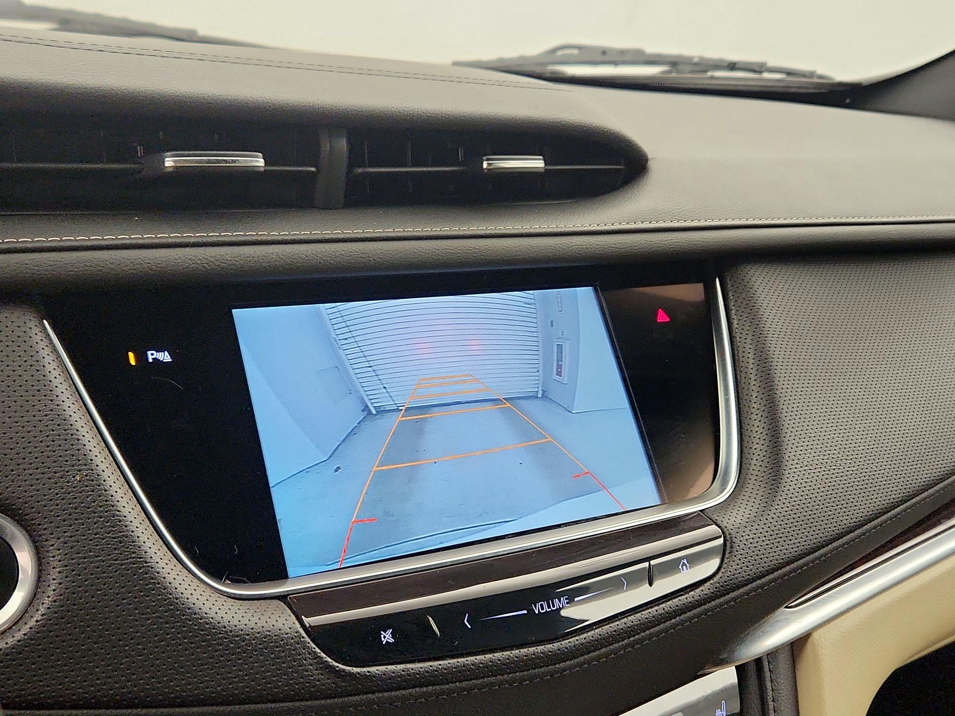 Thumbnail: 2017 Cadillac XT5 - 15