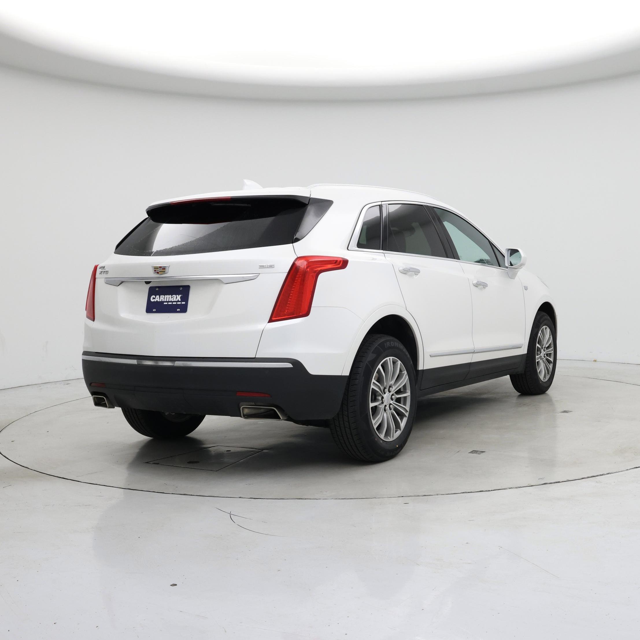 Thumbnail: 2017 Cadillac XT5 - 8
