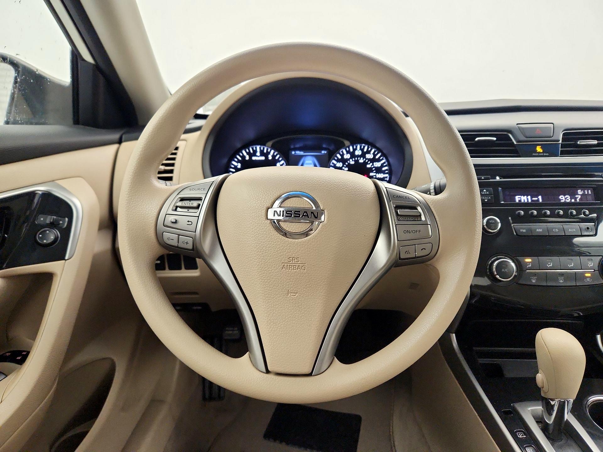 Thumbnail: 2014 Nissan Altima - 10