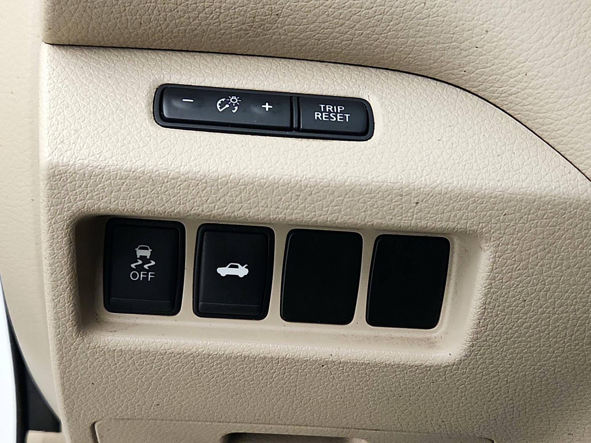 Thumbnail: 2014 Nissan Altima - 13