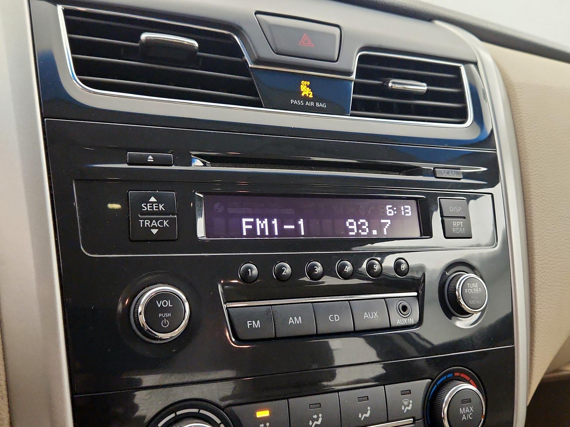 Thumbnail: 2014 Nissan Altima - 14