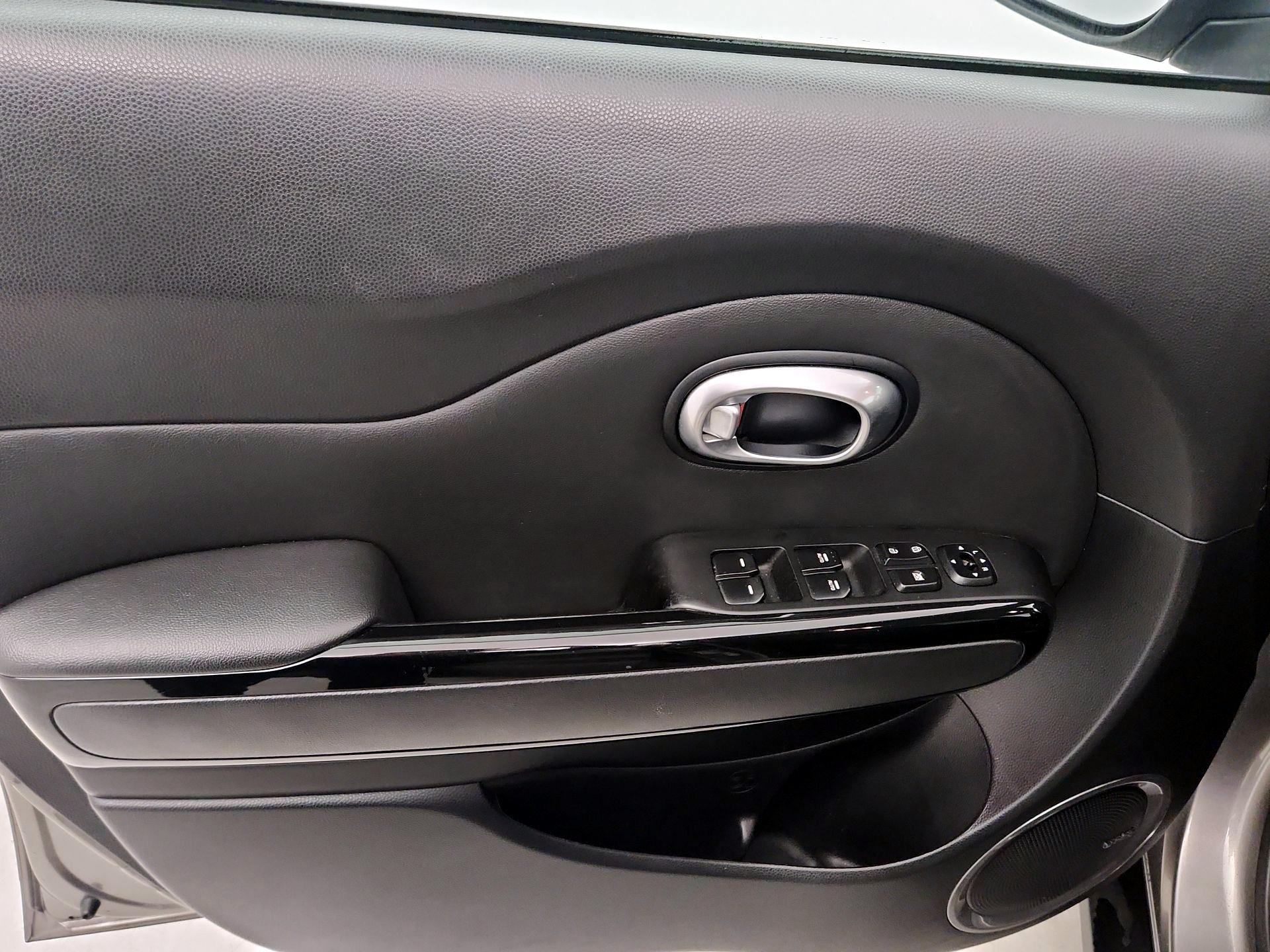 Thumbnail: 2016 Kia Soul - 12