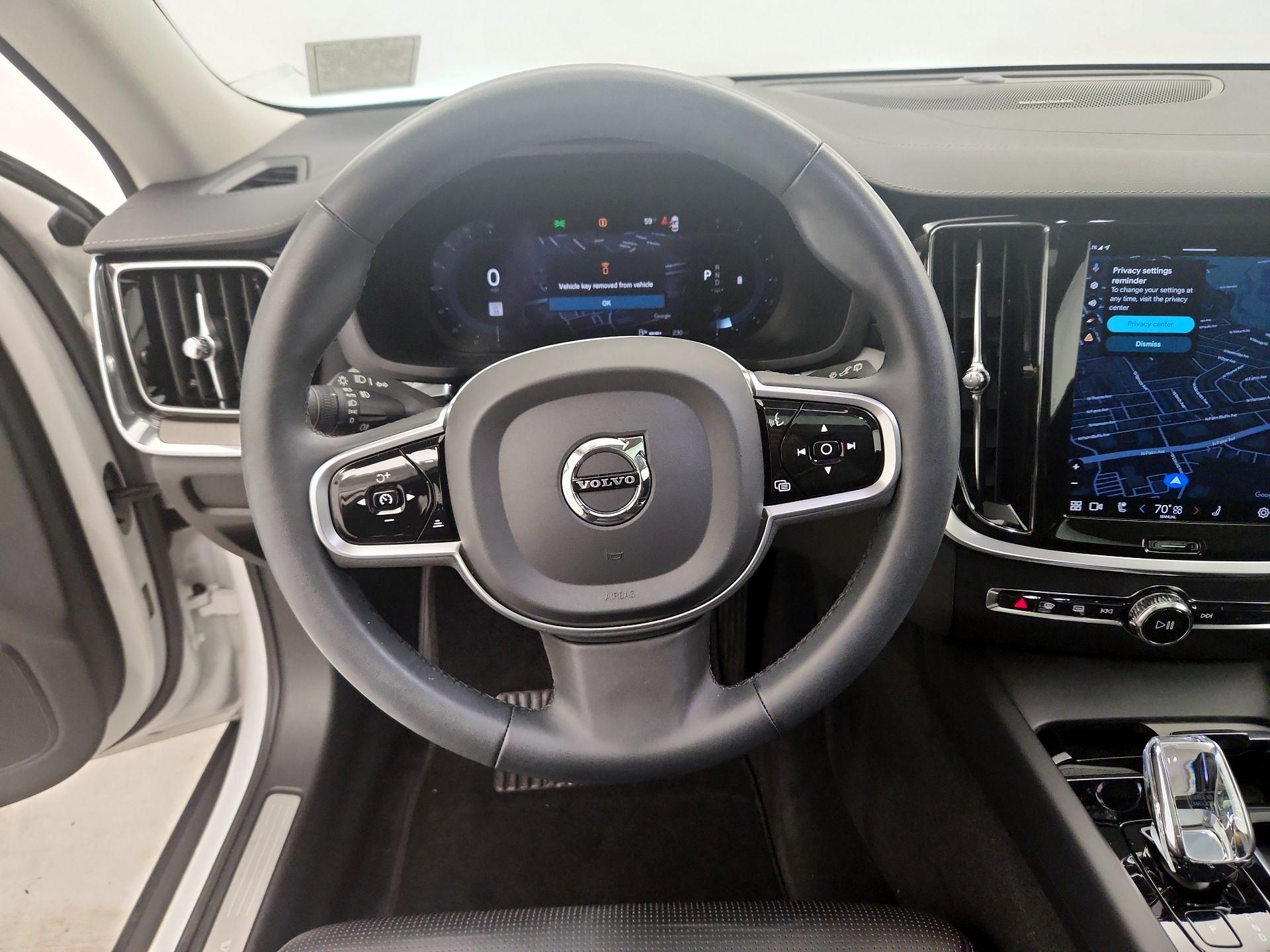 Thumbnail: 2023 Volvo S60 - 10