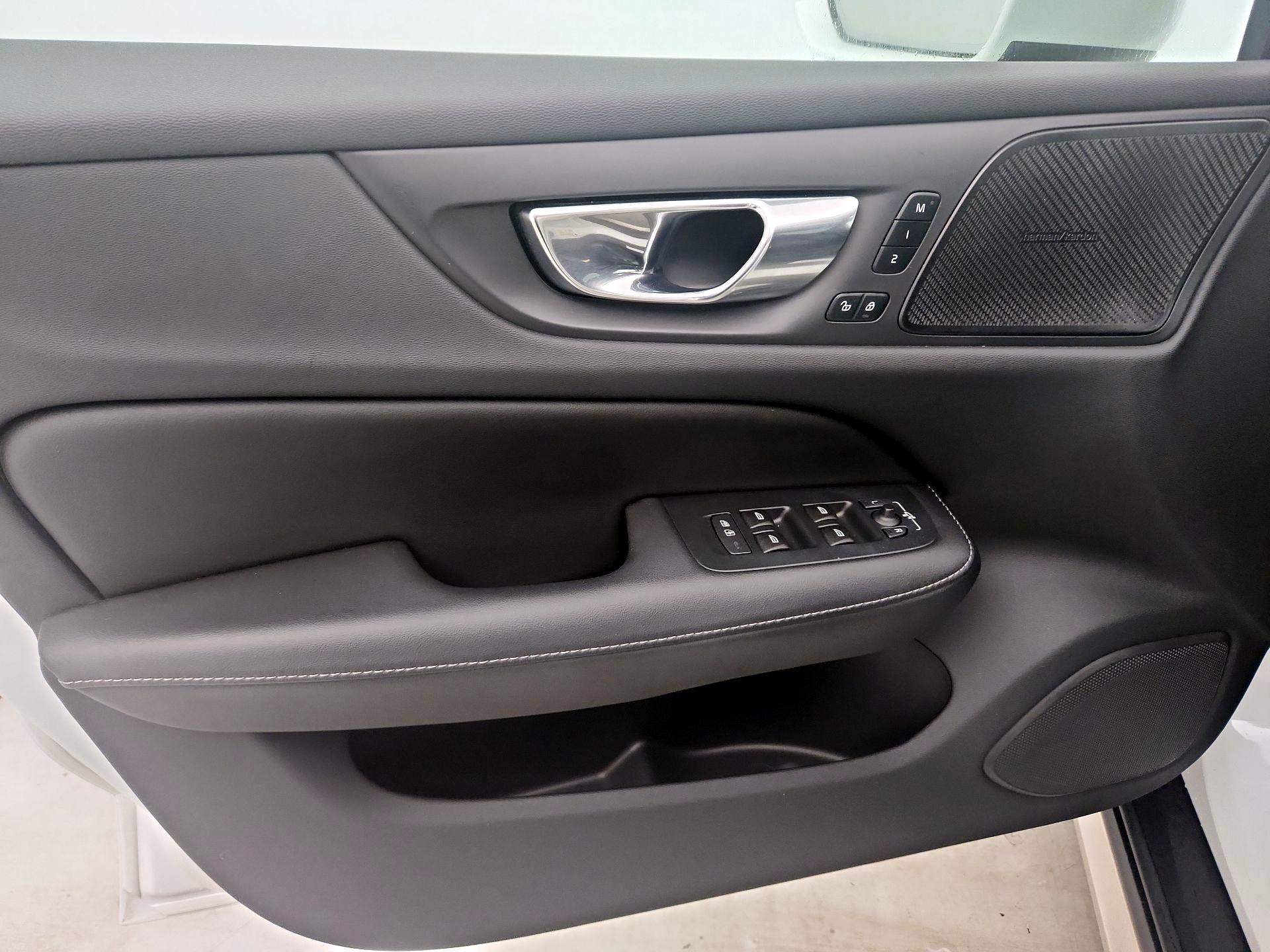 Thumbnail: 2023 Volvo S60 - 12