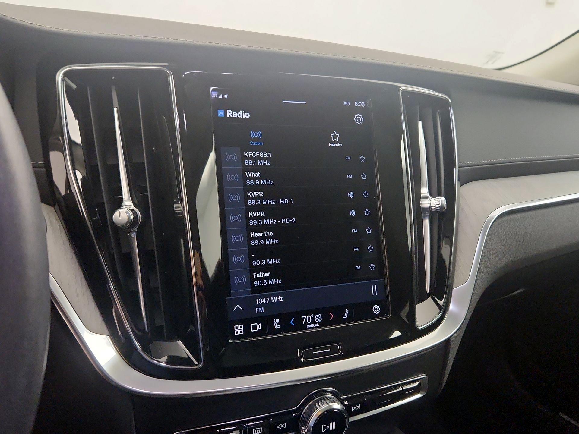 Thumbnail: 2023 Volvo S60 - 16