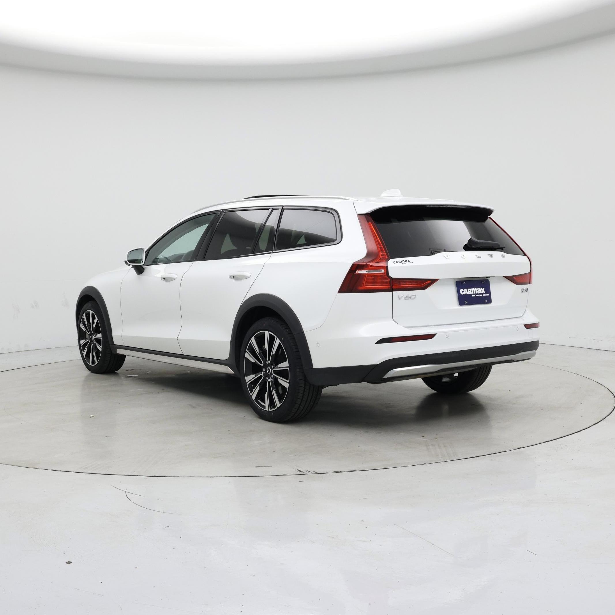 Thumbnail: 2023 Volvo S60 - 2