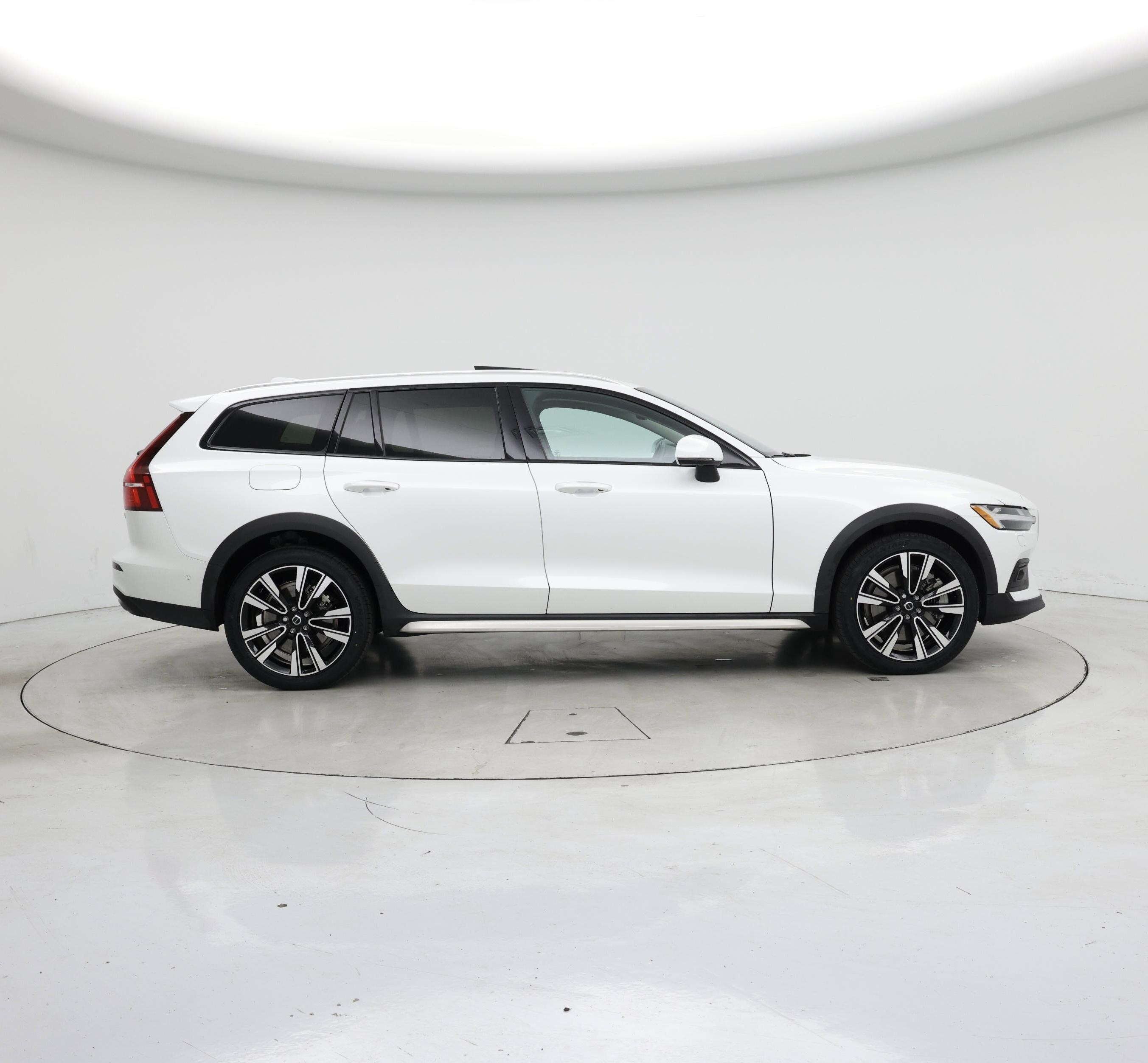 Thumbnail: 2023 Volvo S60 - 7