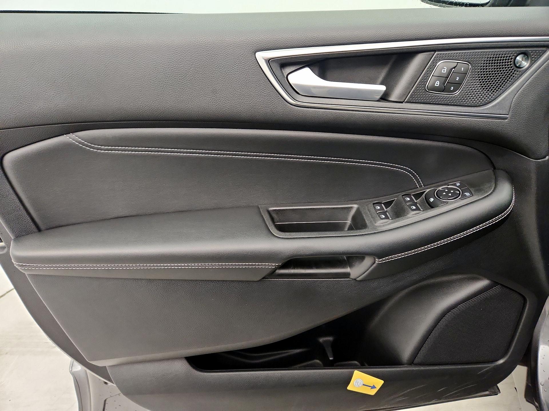 Thumbnail: 2022 Ford Edge - 12