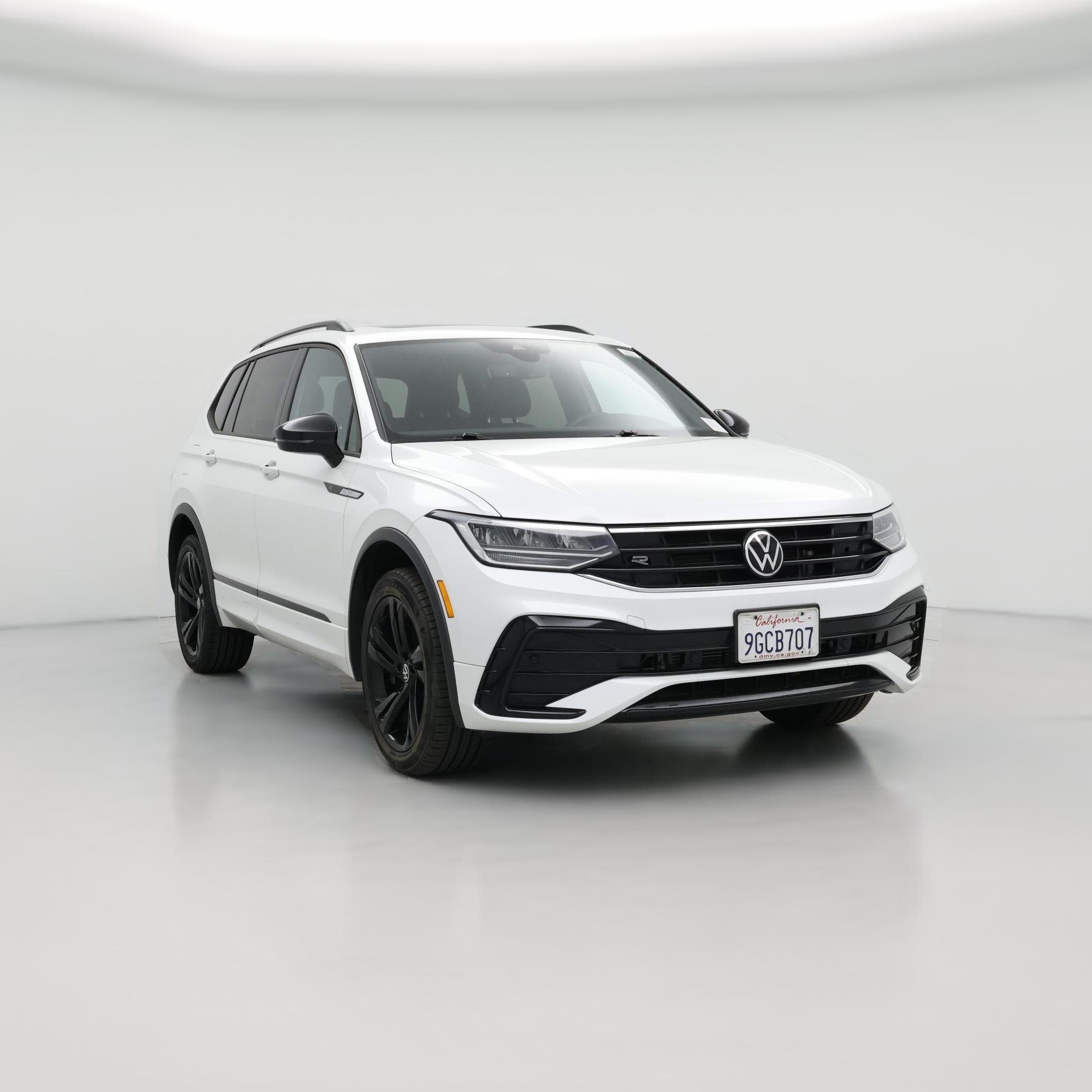 Thumbnail: 2023 Volkswagen Tiguan - 1