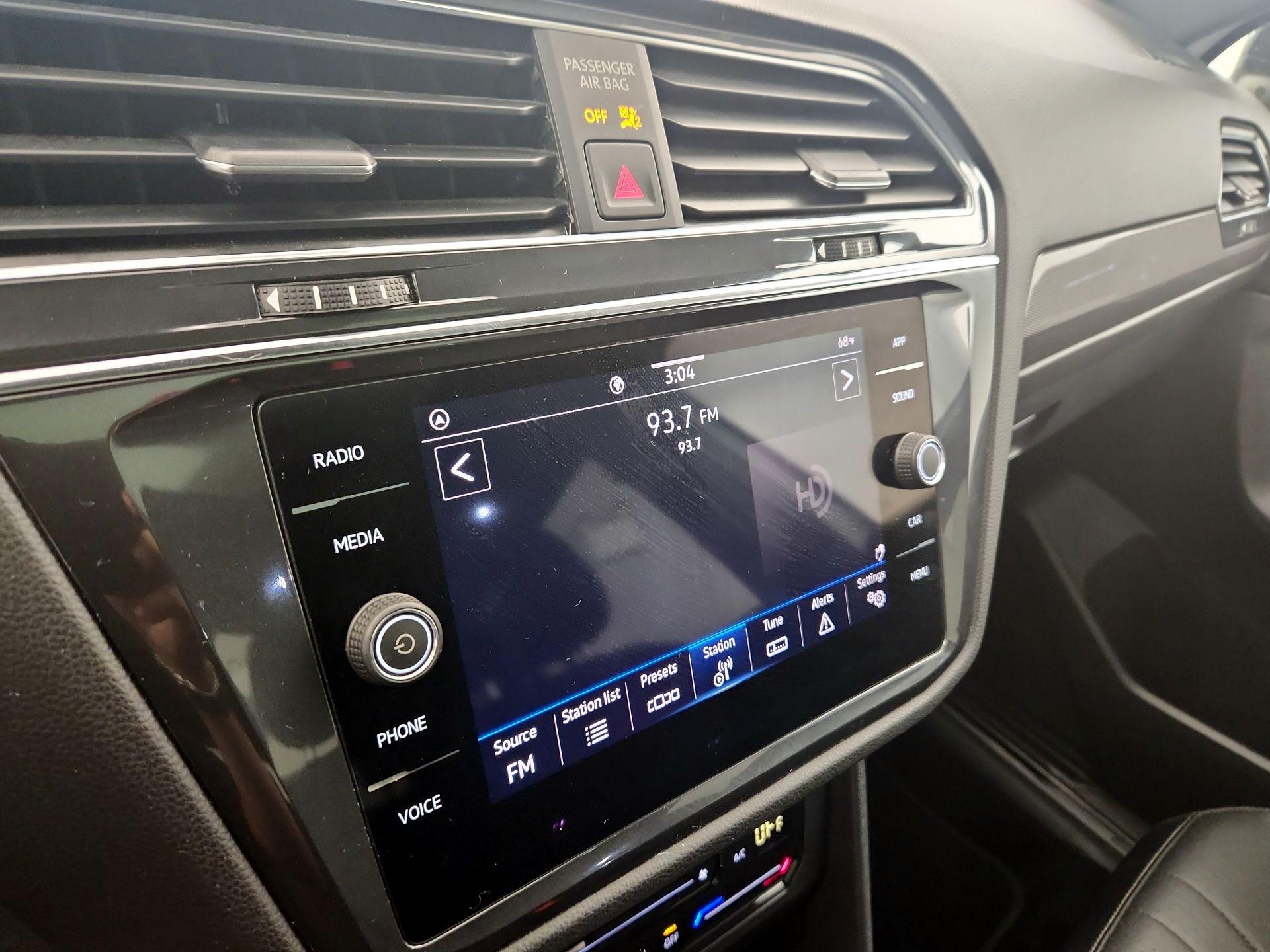 Thumbnail: 2023 Volkswagen Tiguan - 15