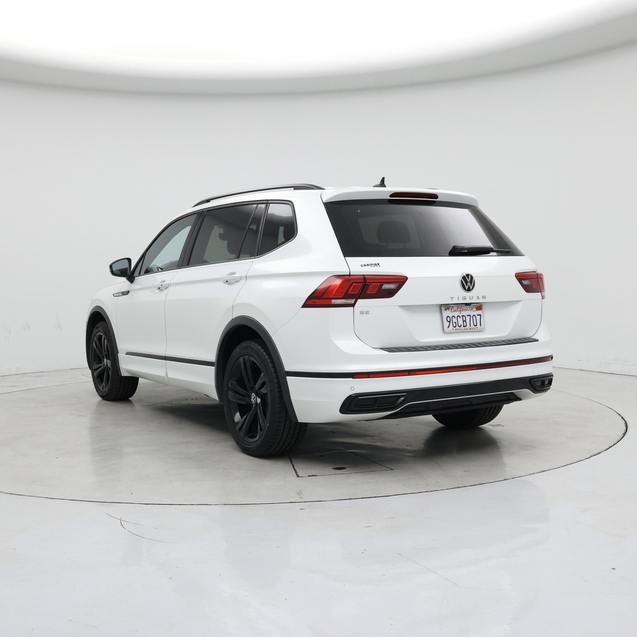 Thumbnail: 2023 Volkswagen Tiguan - 2