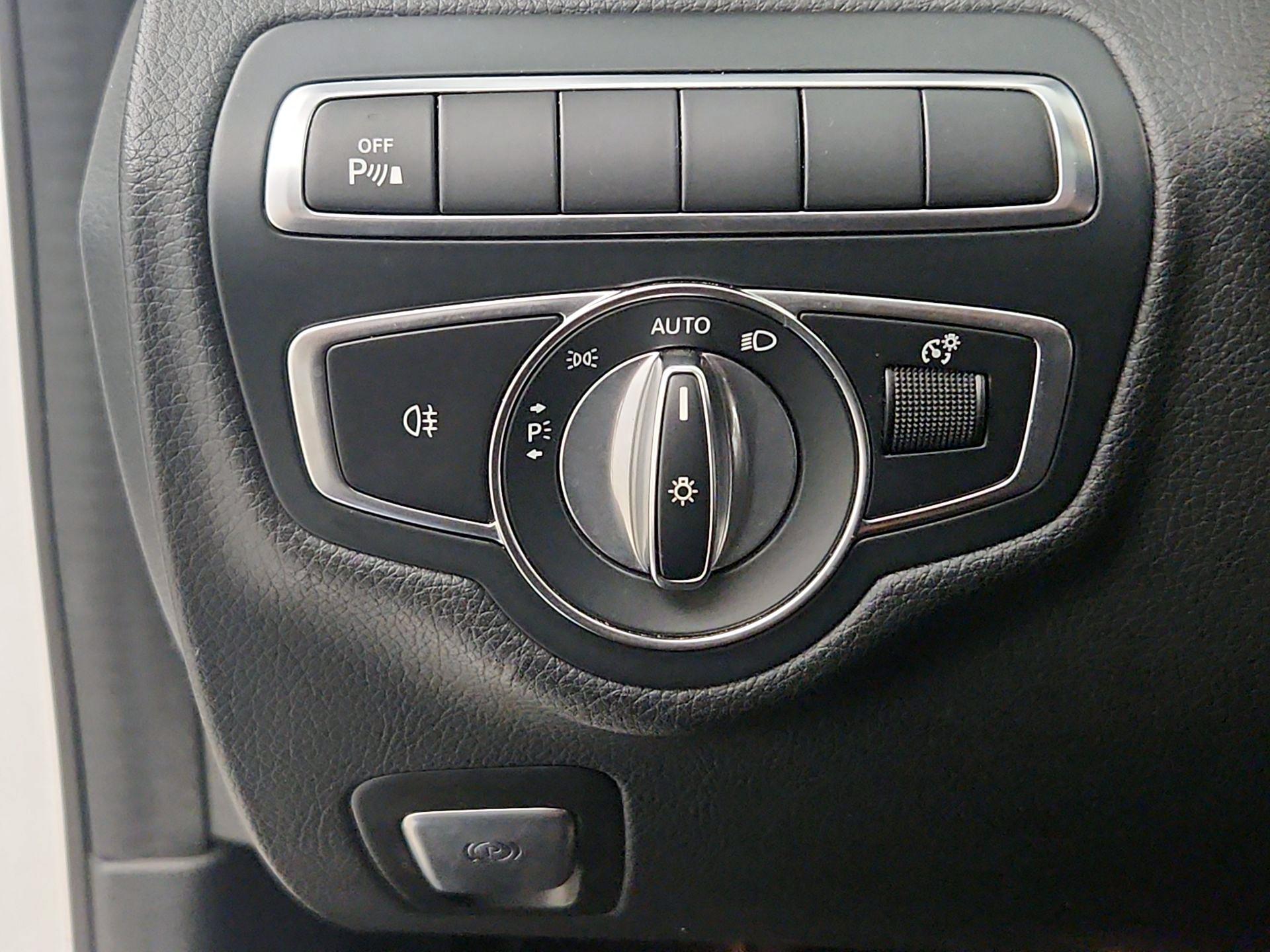 Thumbnail: 2021 Mercedes-Benz C-Class - 13