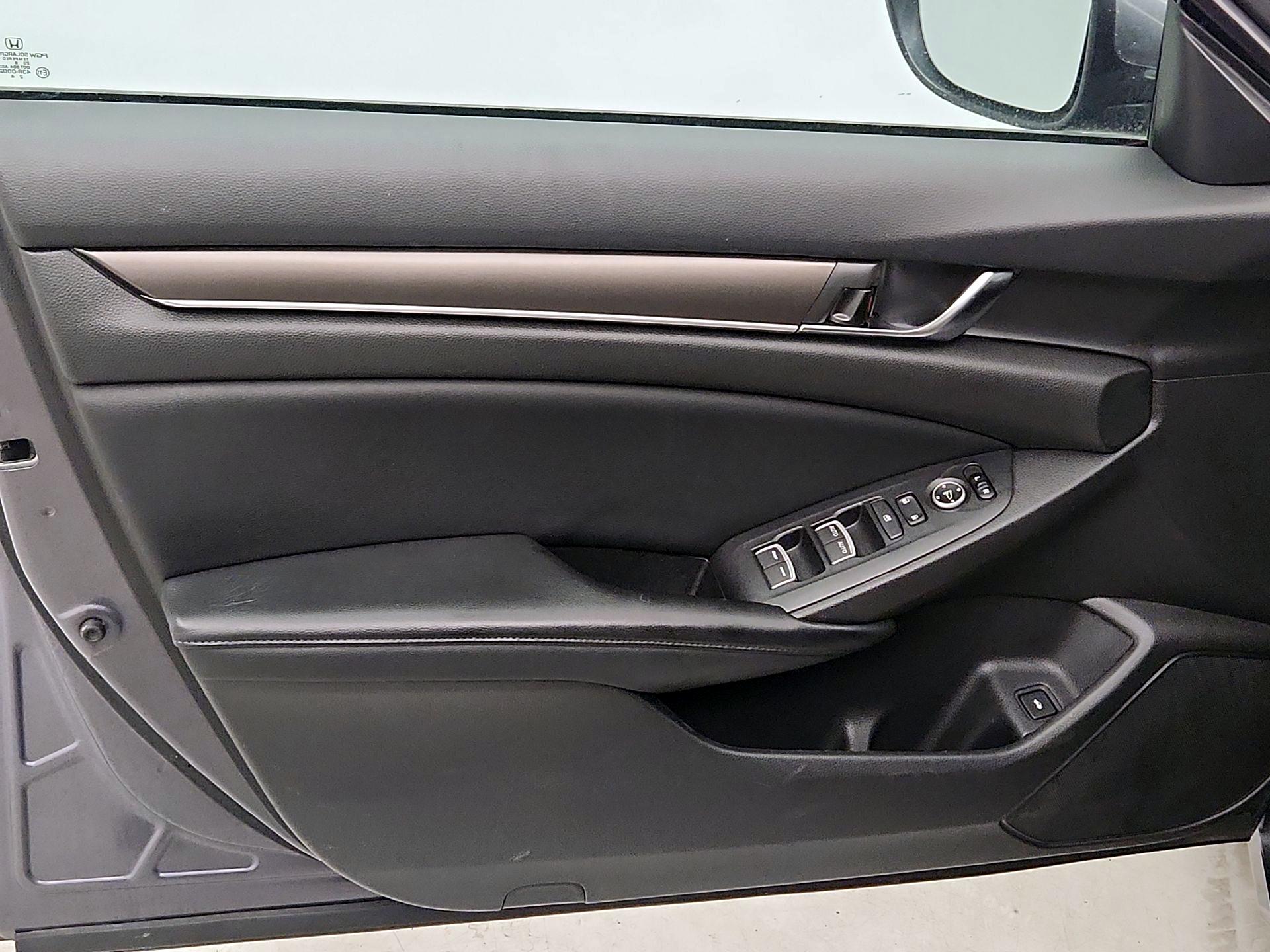 Thumbnail: 2018 Honda Accord - 12