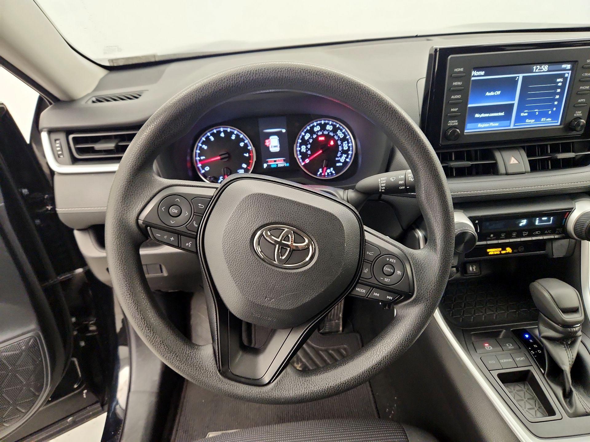 Thumbnail: 2019 Toyota RAV4 - 10