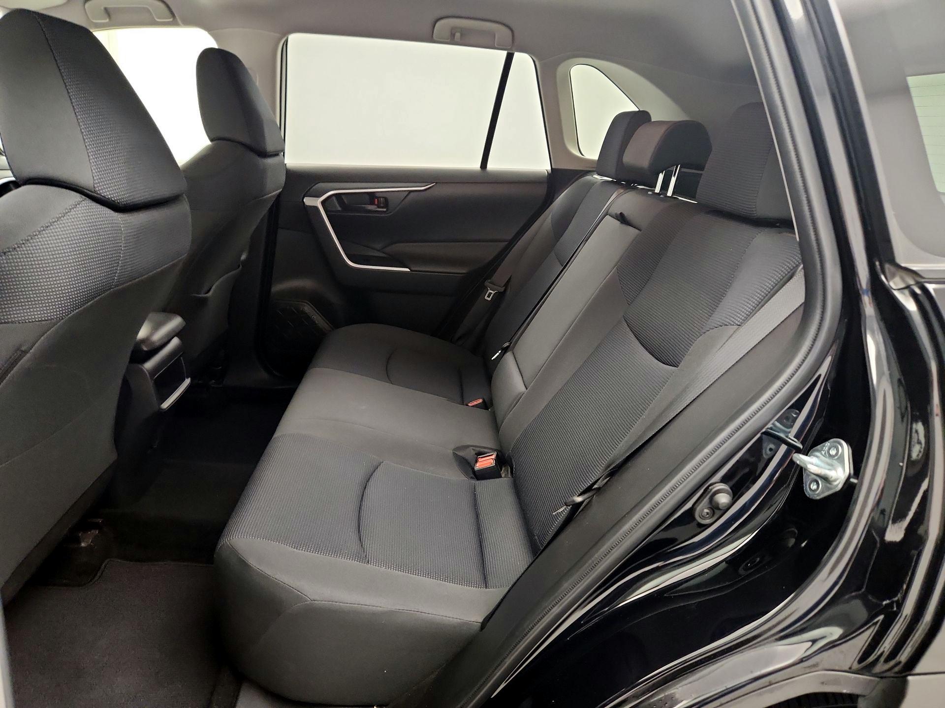 Thumbnail: 2019 Toyota RAV4 - 19