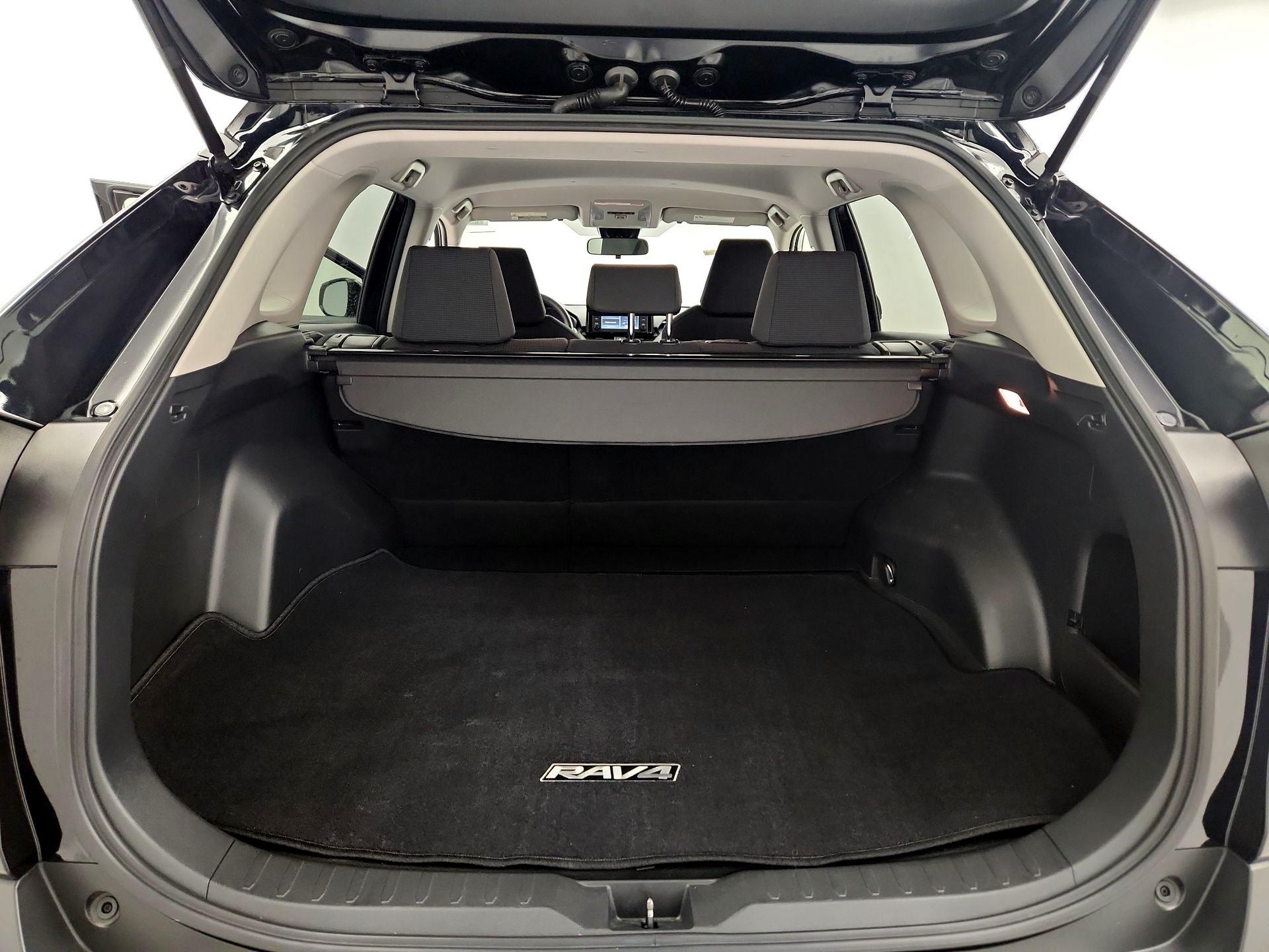 Thumbnail: 2019 Toyota RAV4 - 20