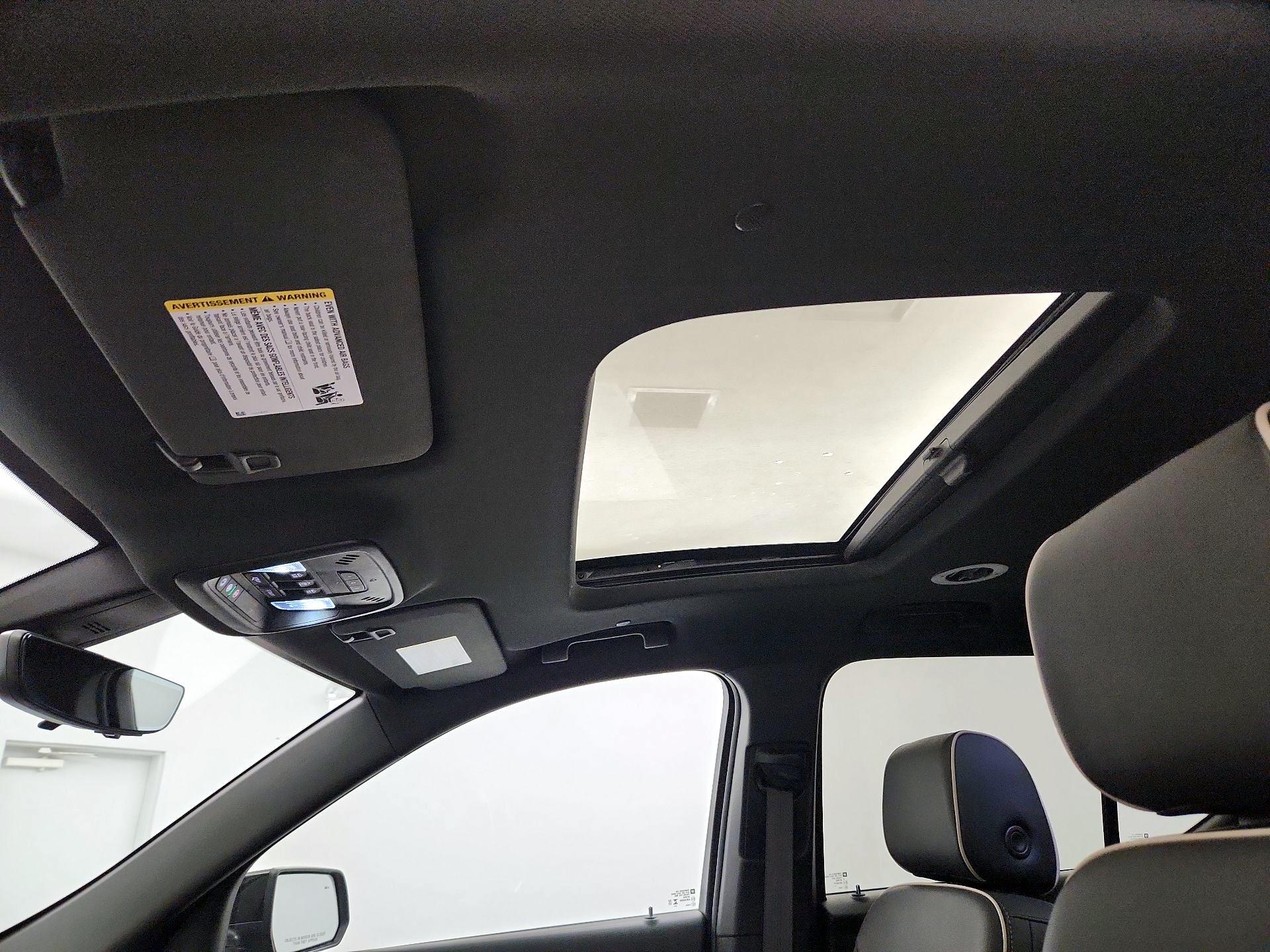 Thumbnail: 2023 Chevrolet Traverse - 20