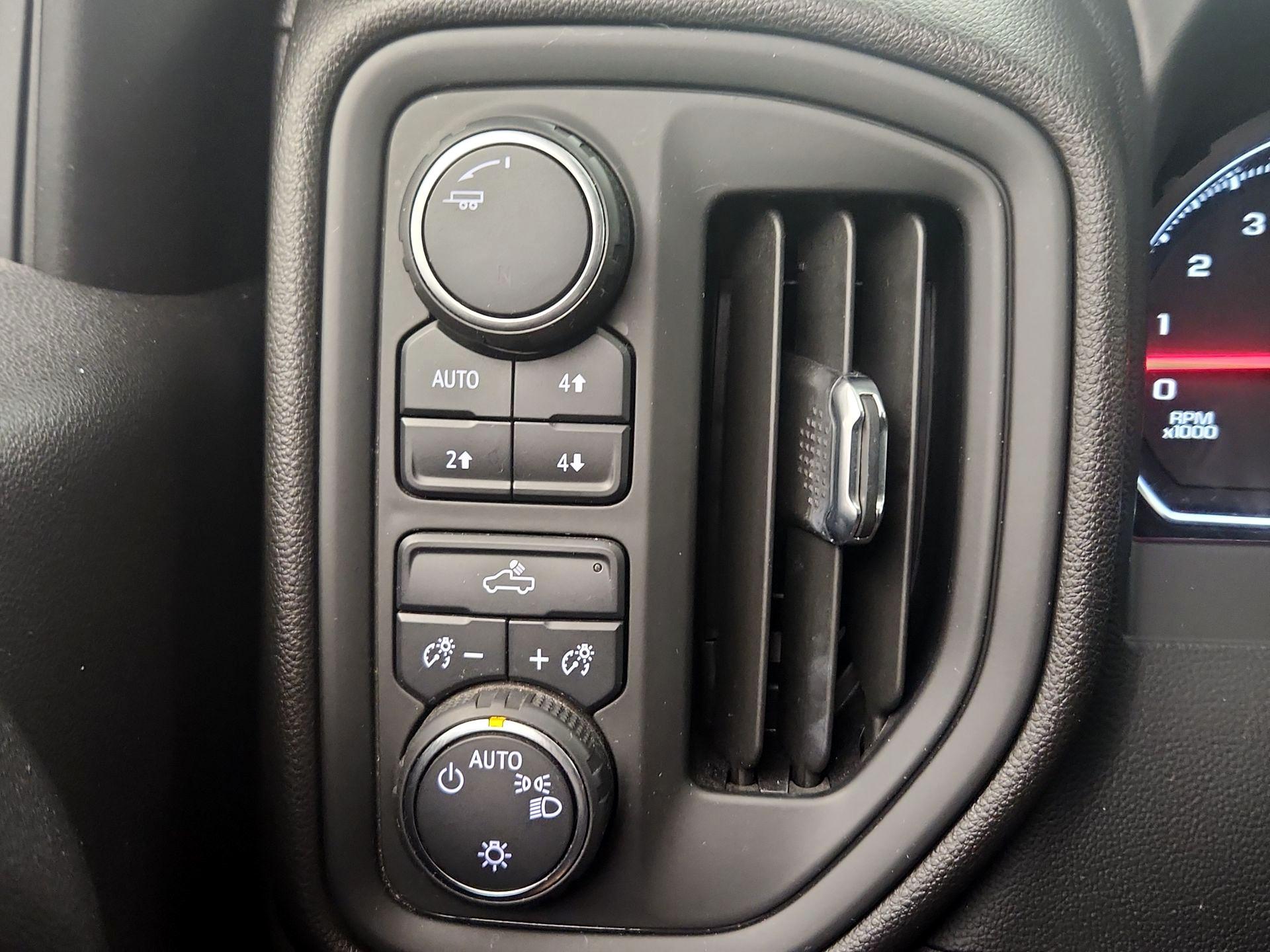 Thumbnail: 2021 Chevrolet Silverado 1500 - 13