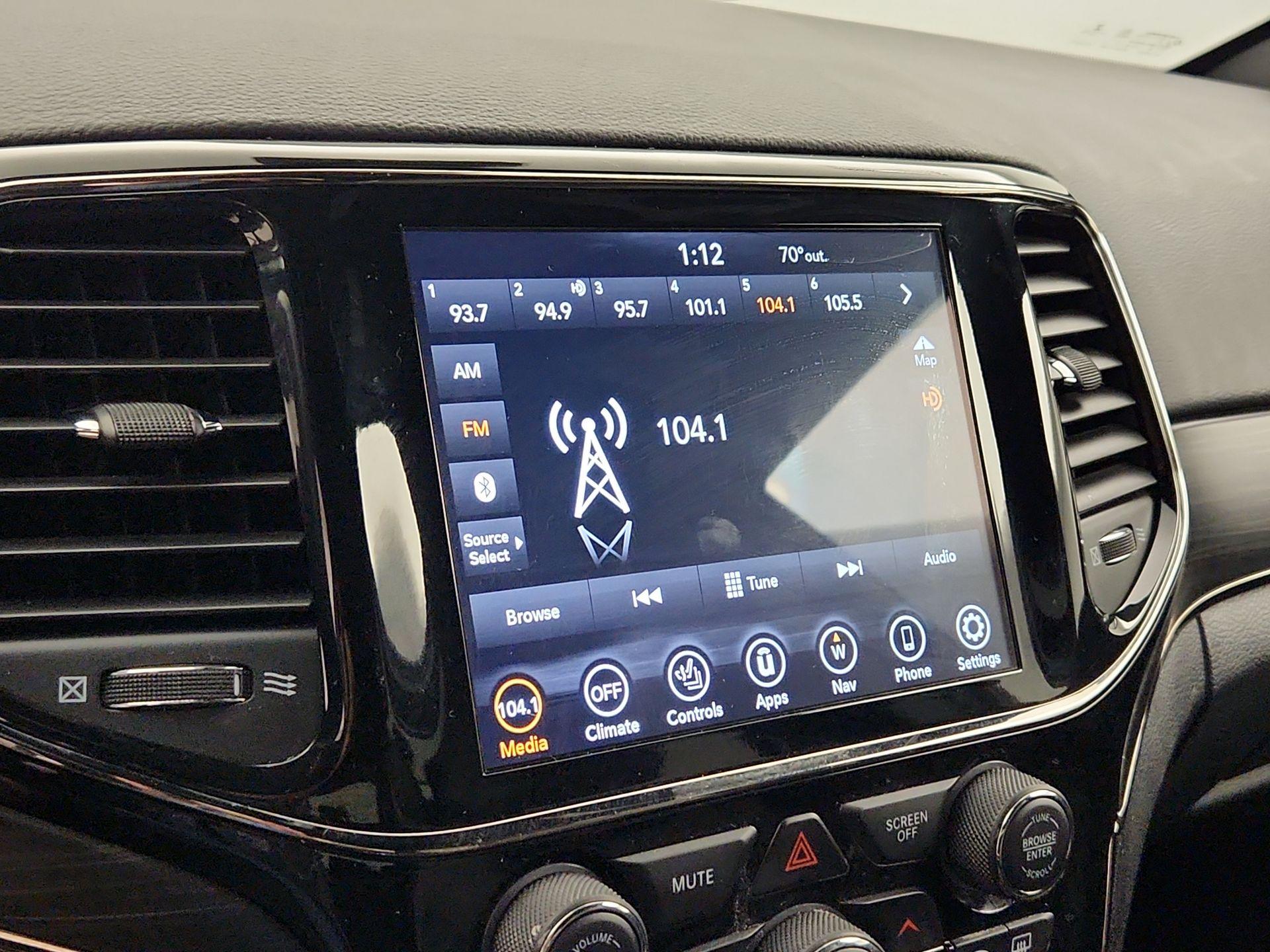 Thumbnail: 2020 Jeep Grand Cherokee - 16