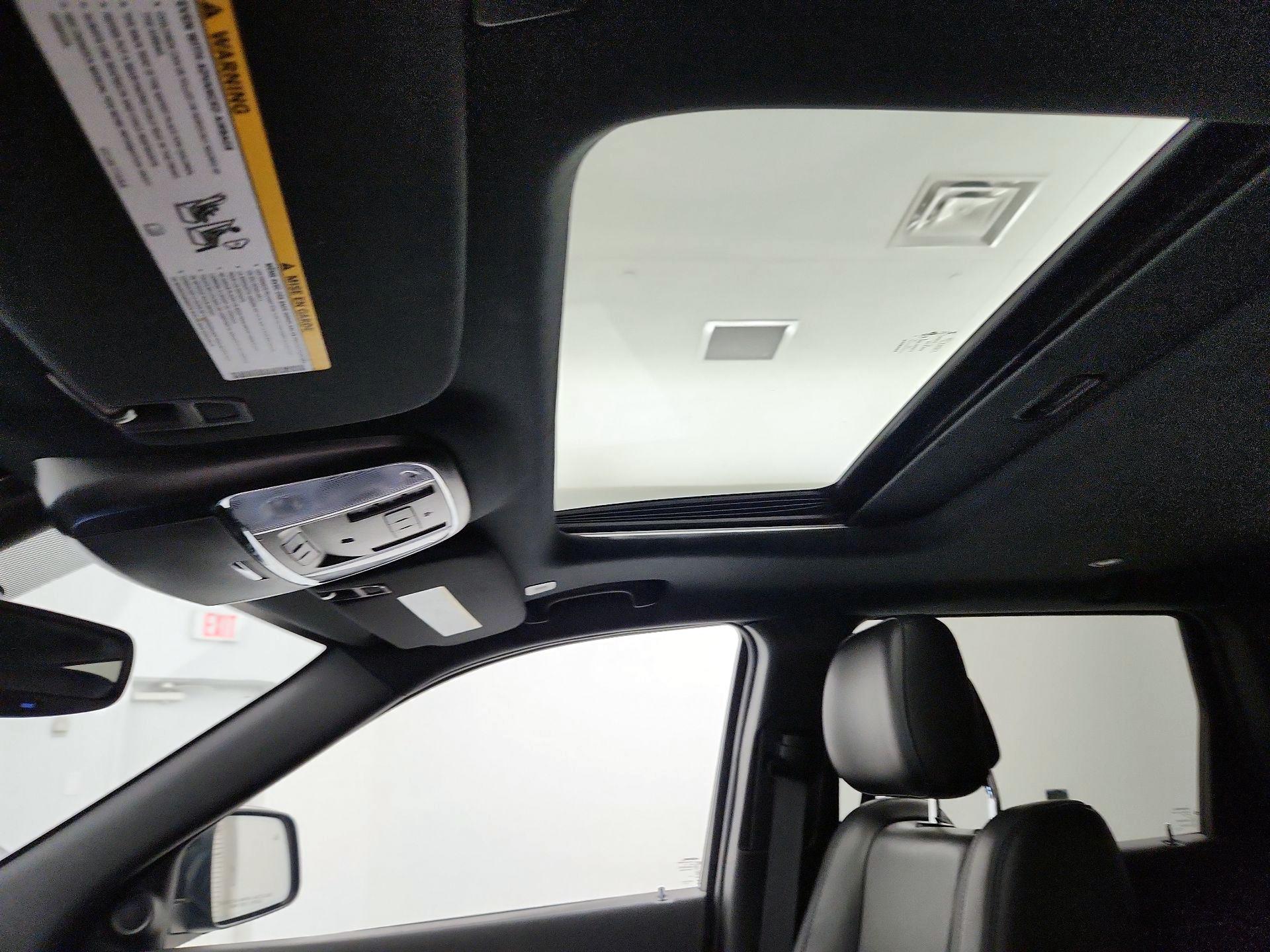 Thumbnail: 2020 Jeep Grand Cherokee - 20