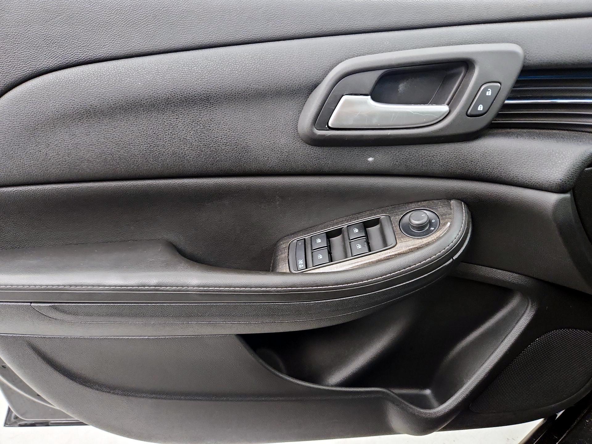 Thumbnail: 2014 Chevrolet Malibu - 12