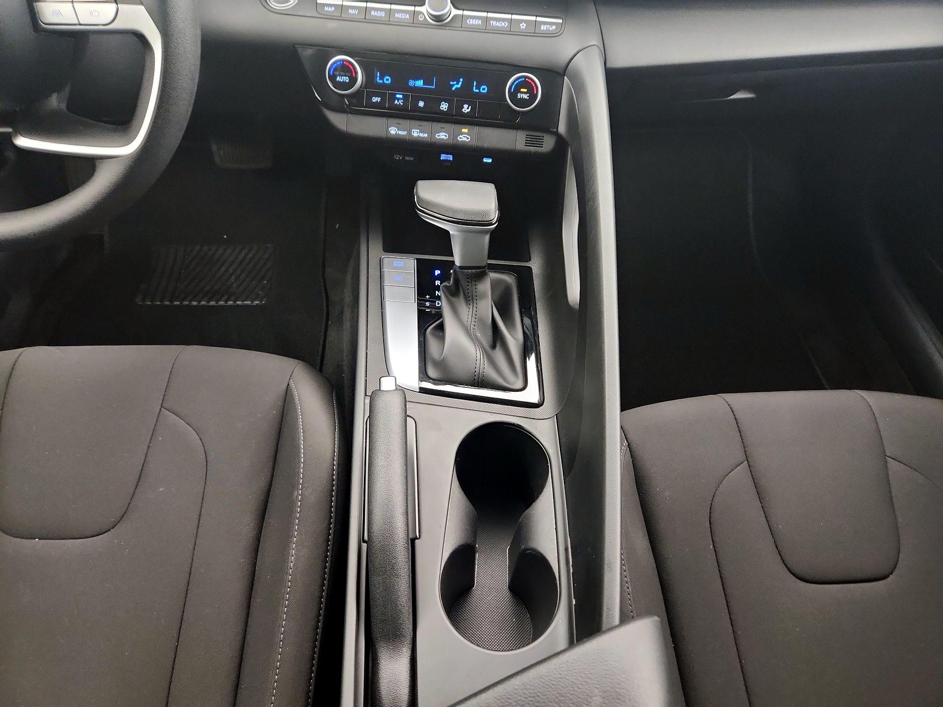 Thumbnail: 2024 Hyundai Elantra - 18