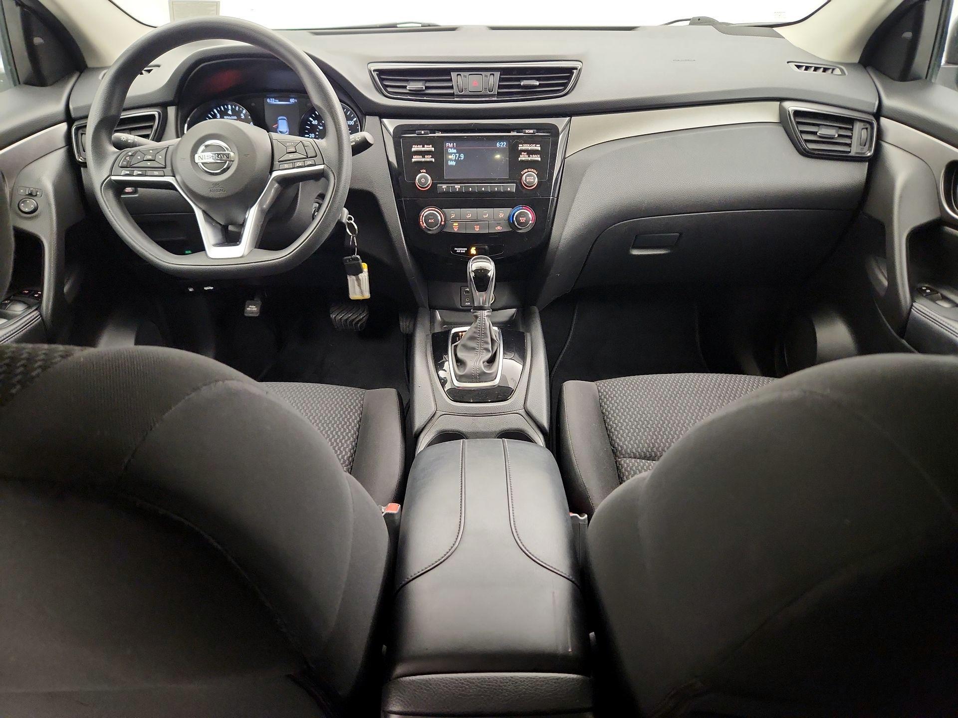 Thumbnail: 2018 Nissan Rogue Sport - 9