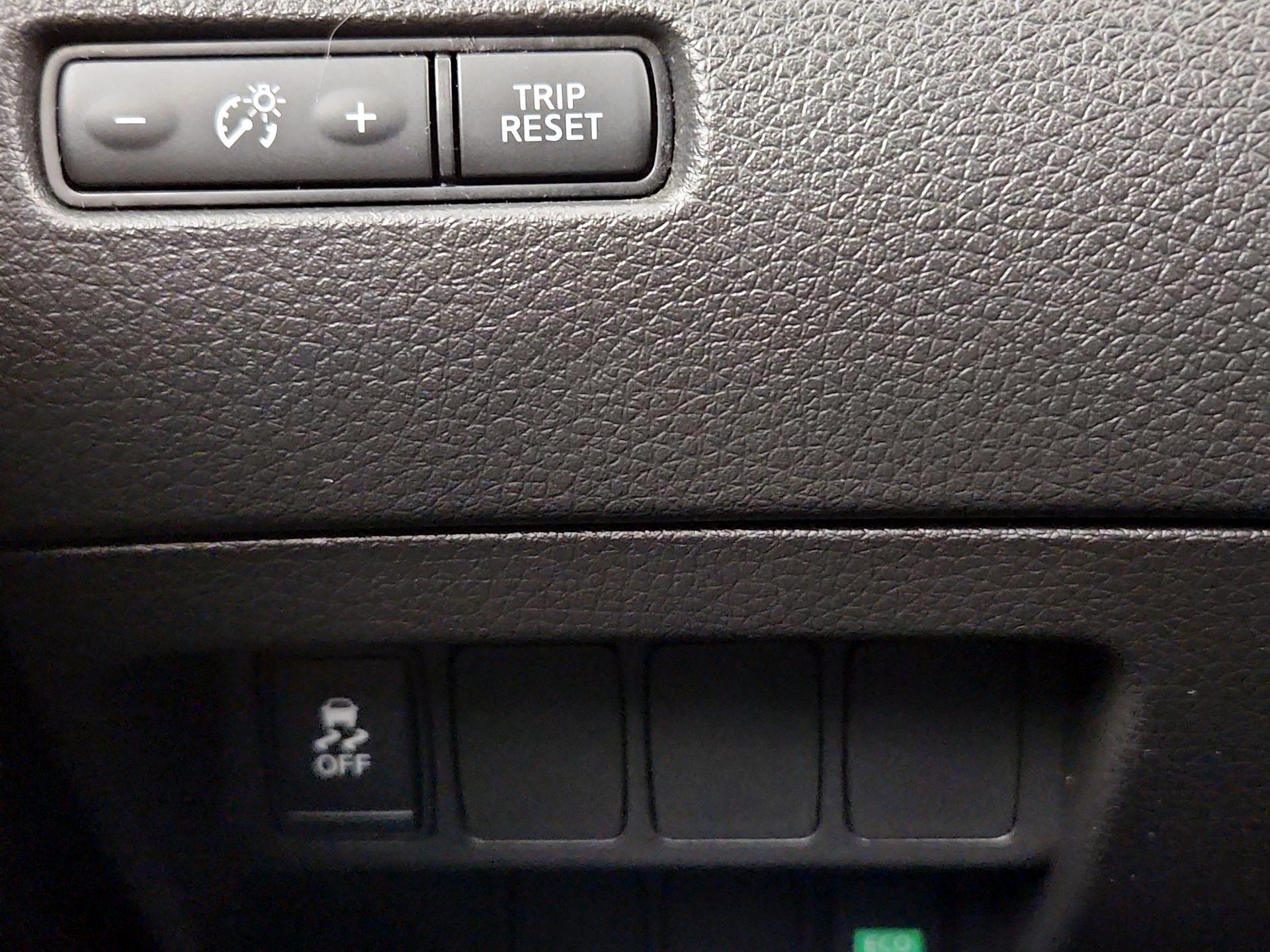 Thumbnail: 2018 Nissan Rogue Sport - 13