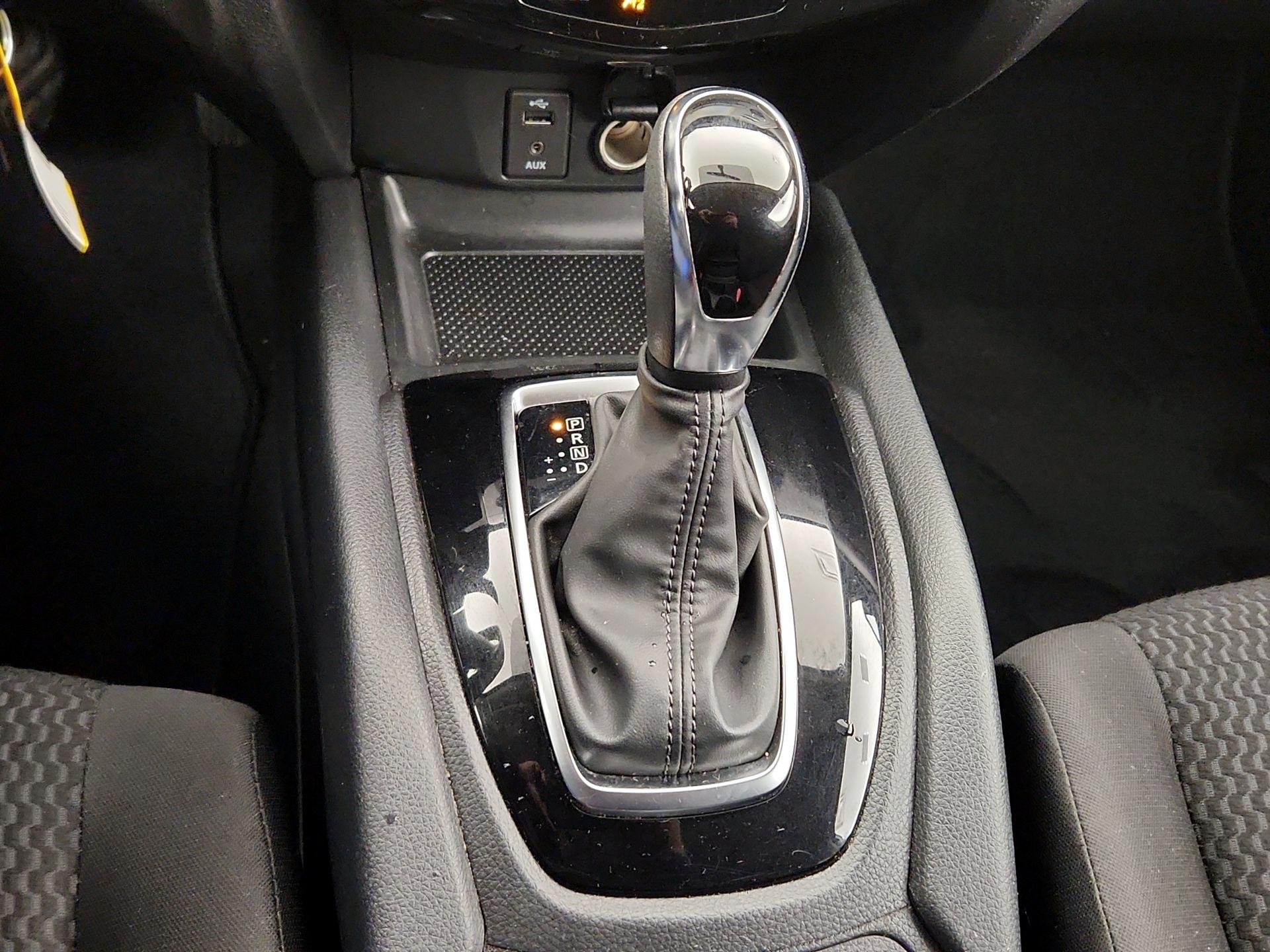 Thumbnail: 2018 Nissan Rogue Sport - 17