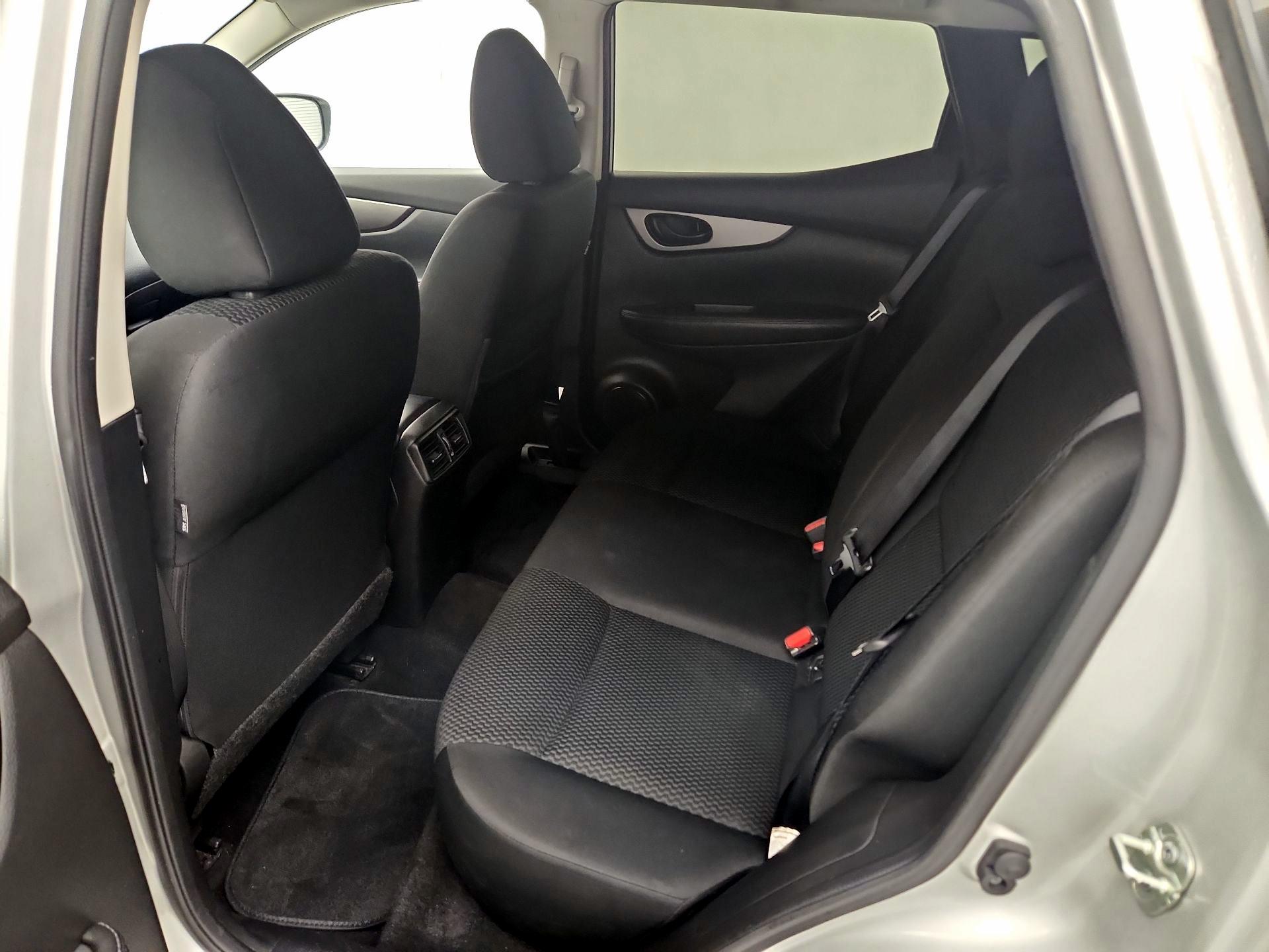 Thumbnail: 2018 Nissan Rogue Sport - 19