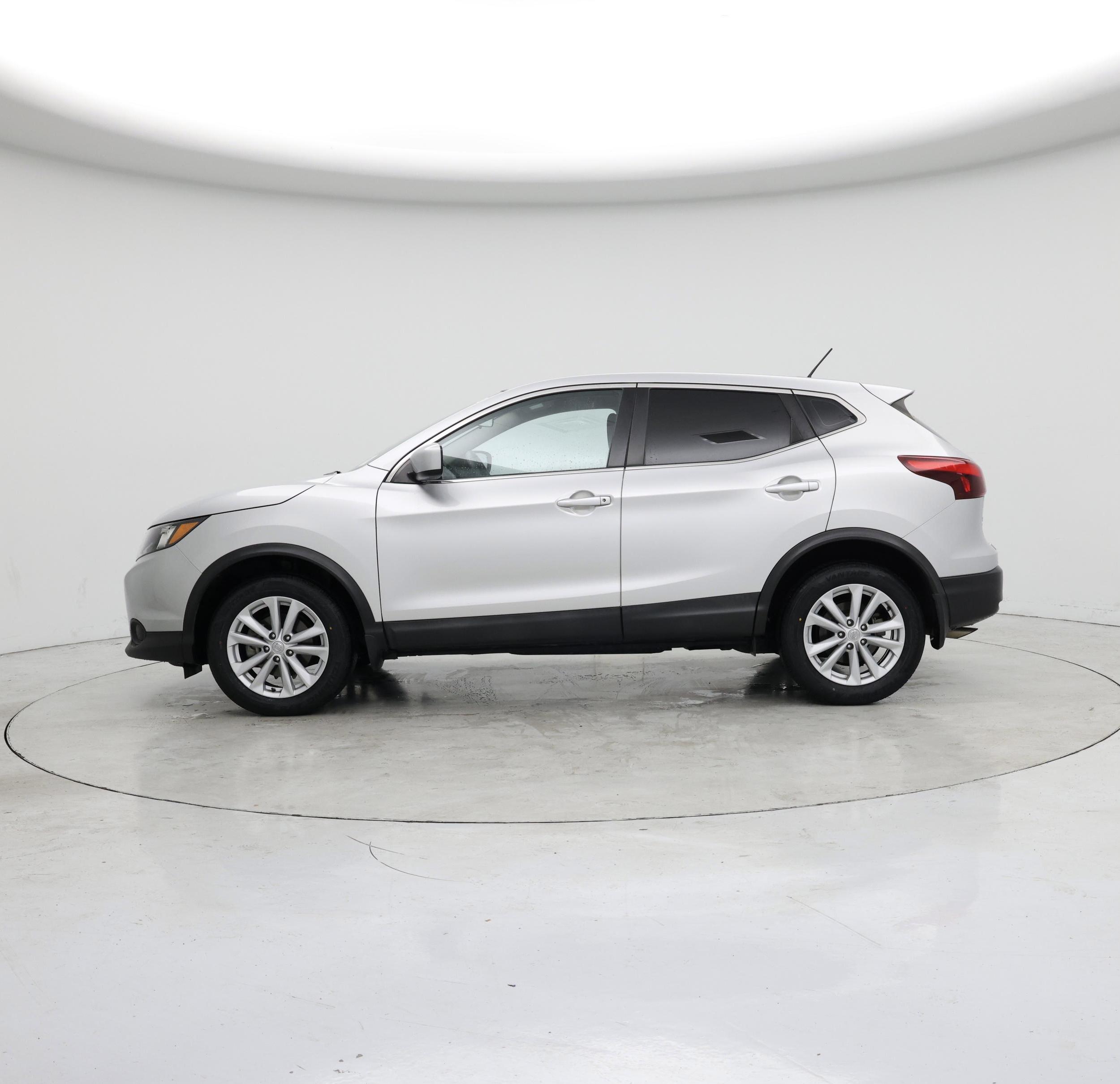 Thumbnail: 2018 Nissan Rogue Sport - 3