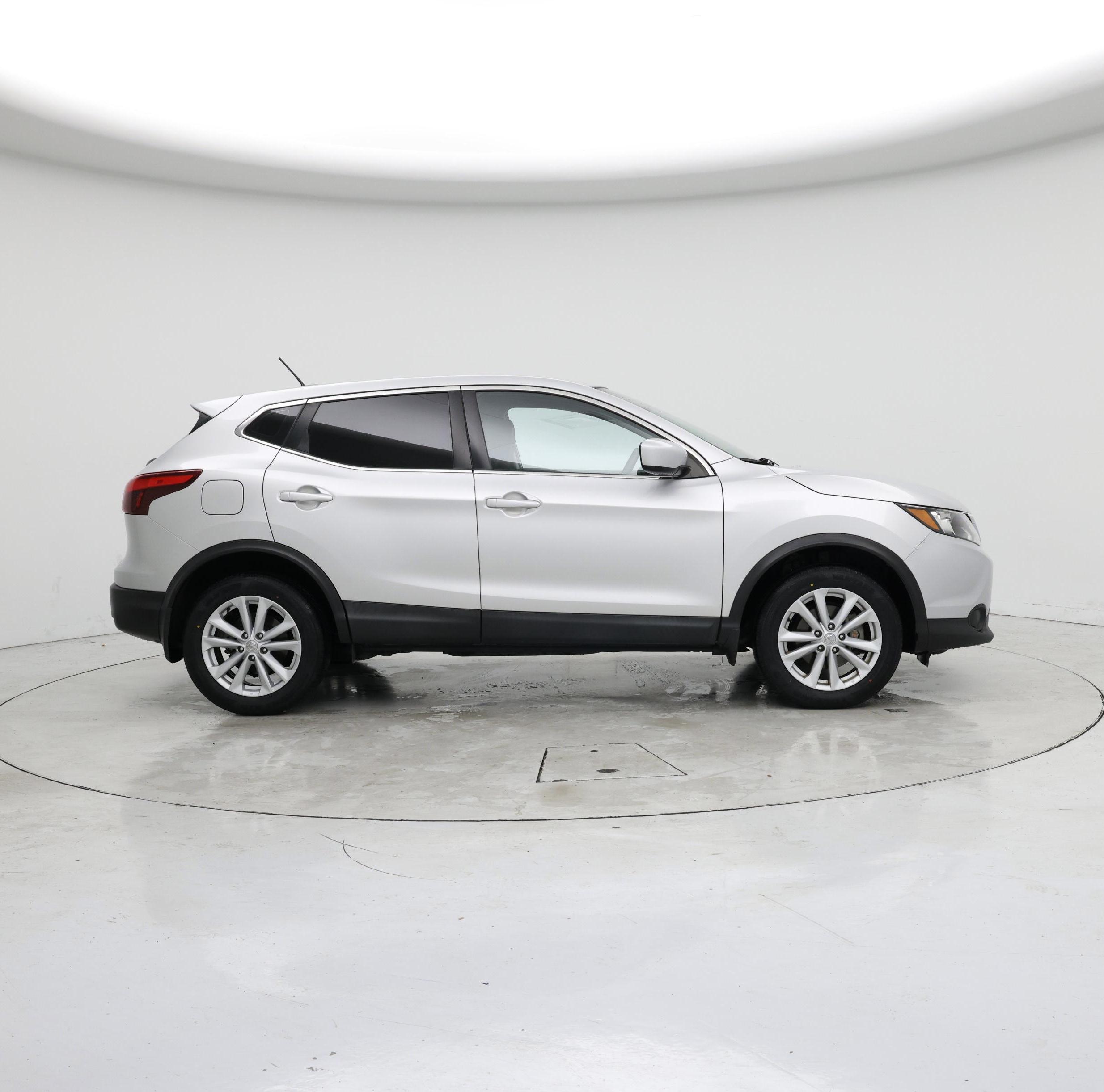 Thumbnail: 2018 Nissan Rogue Sport - 7