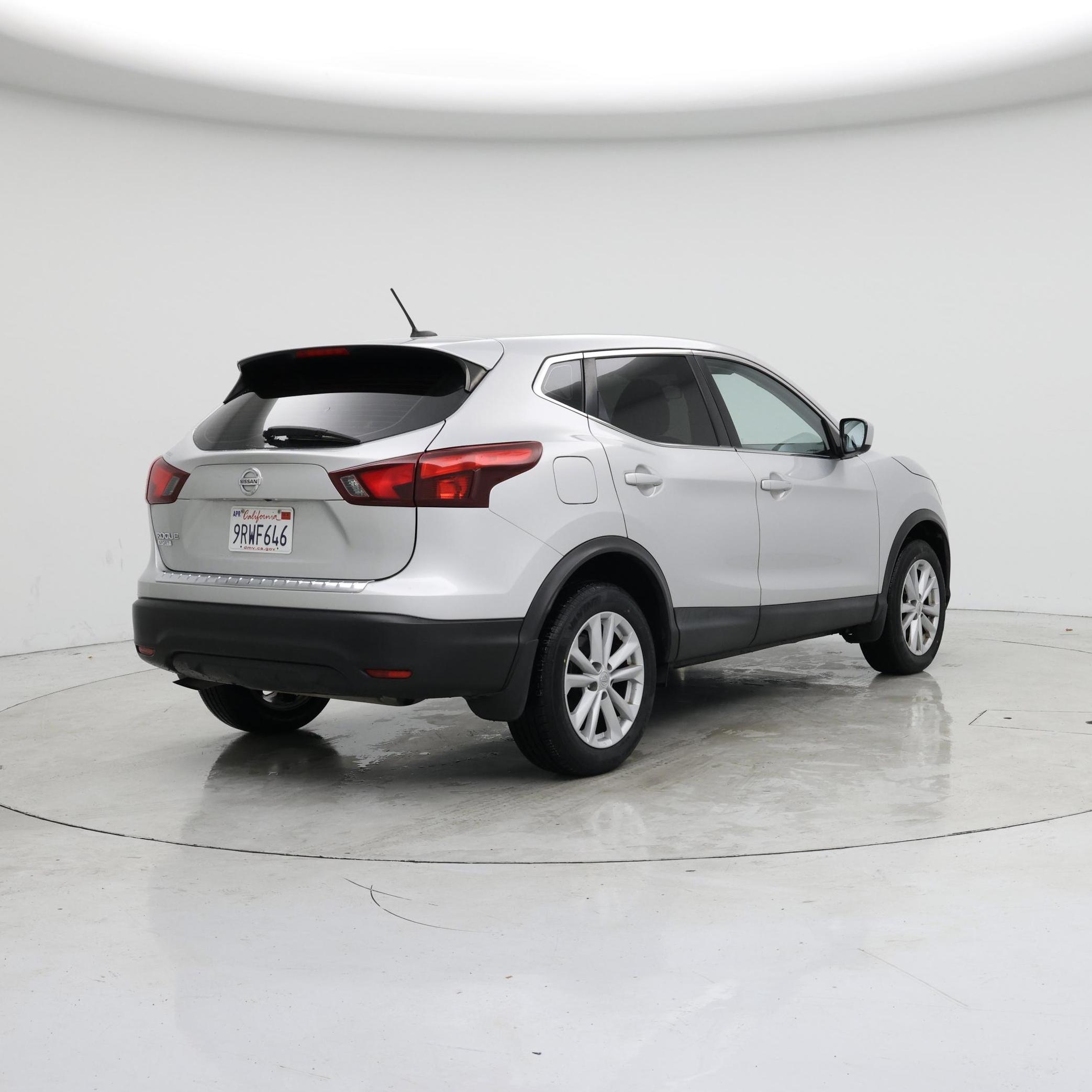 Thumbnail: 2018 Nissan Rogue Sport - 8