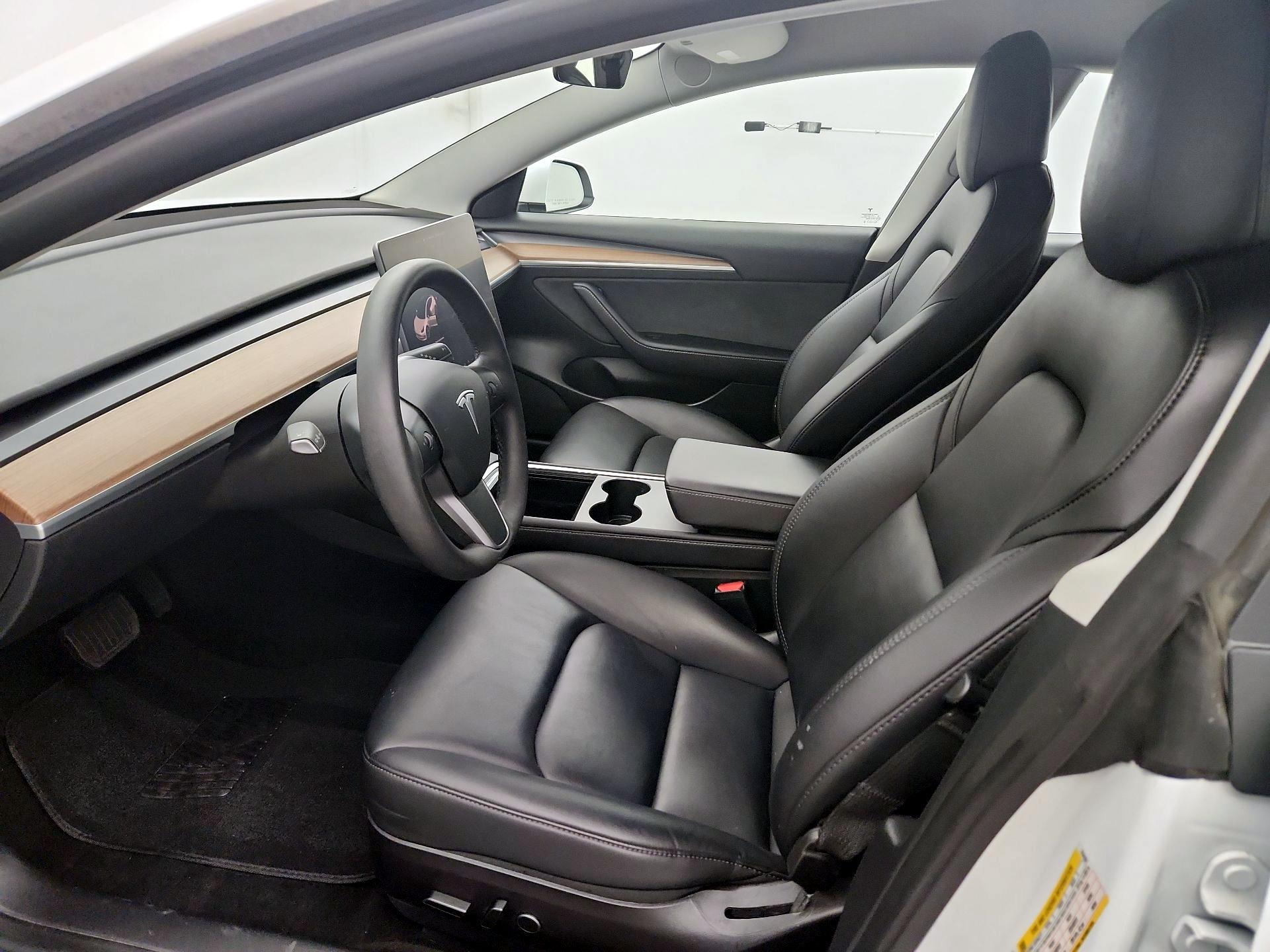Thumbnail: 2022 Tesla Model 3 - 11