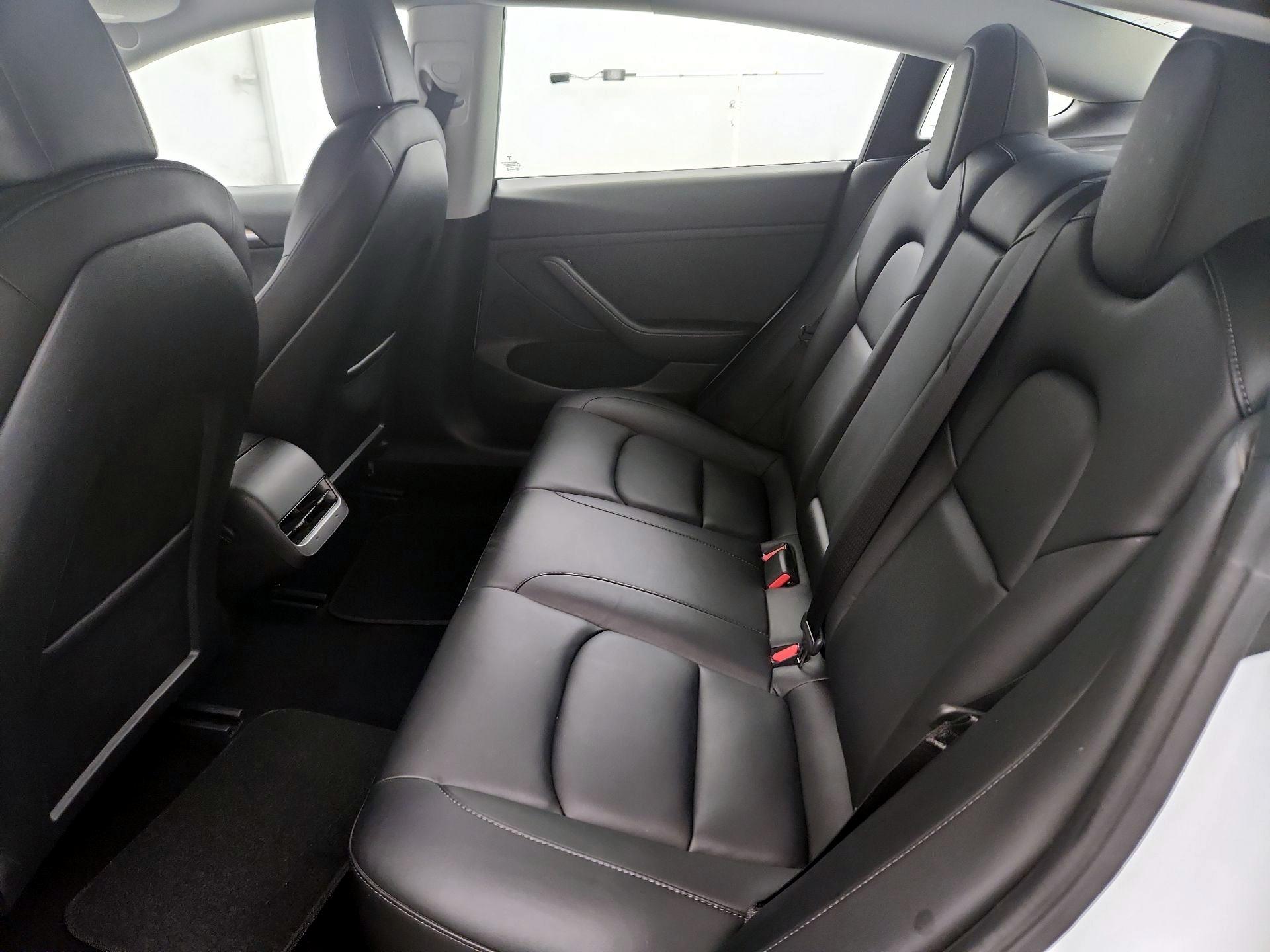 Thumbnail: 2022 Tesla Model 3 - 20