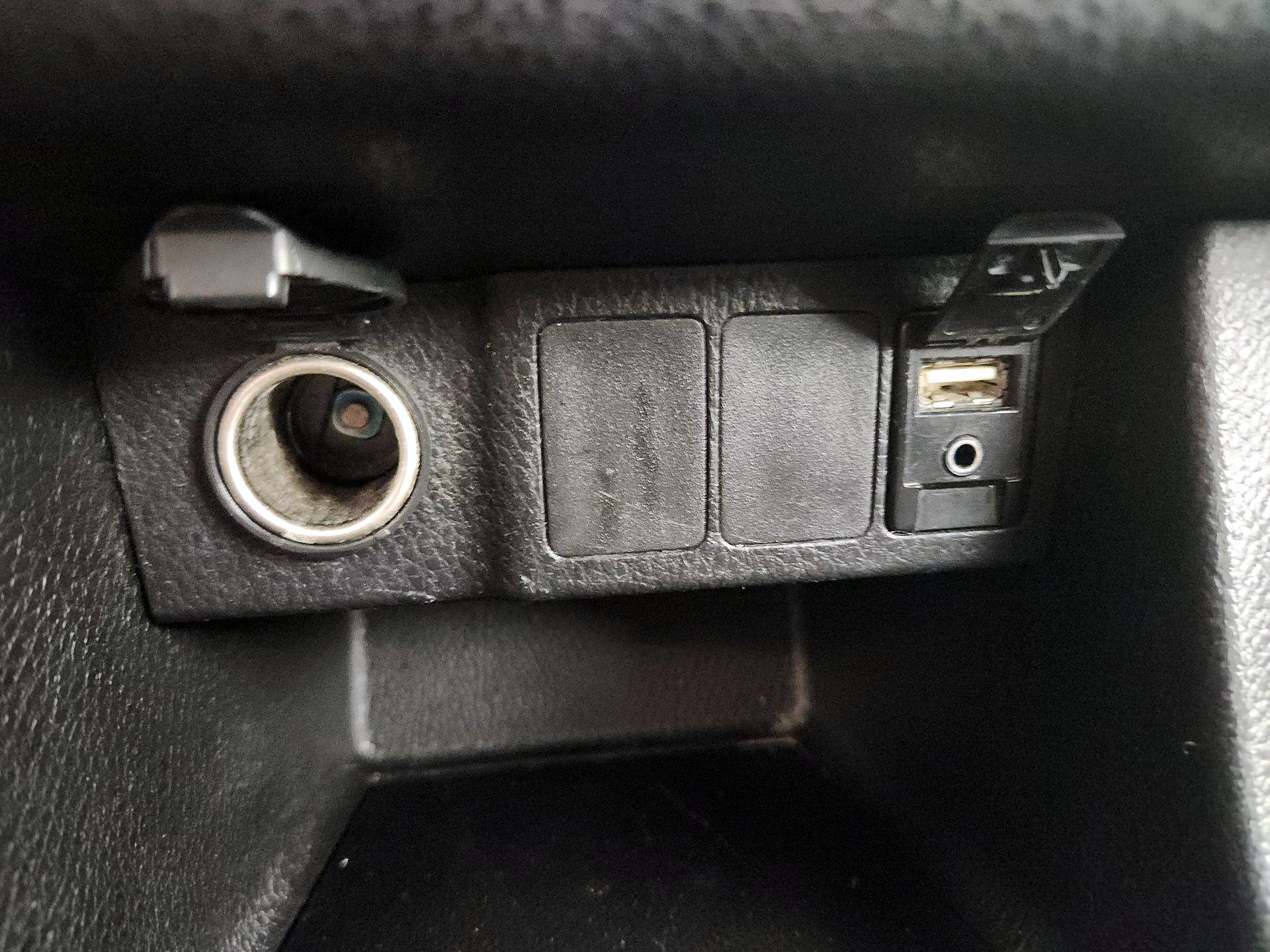 Thumbnail: 2019 Toyota Corolla - 18