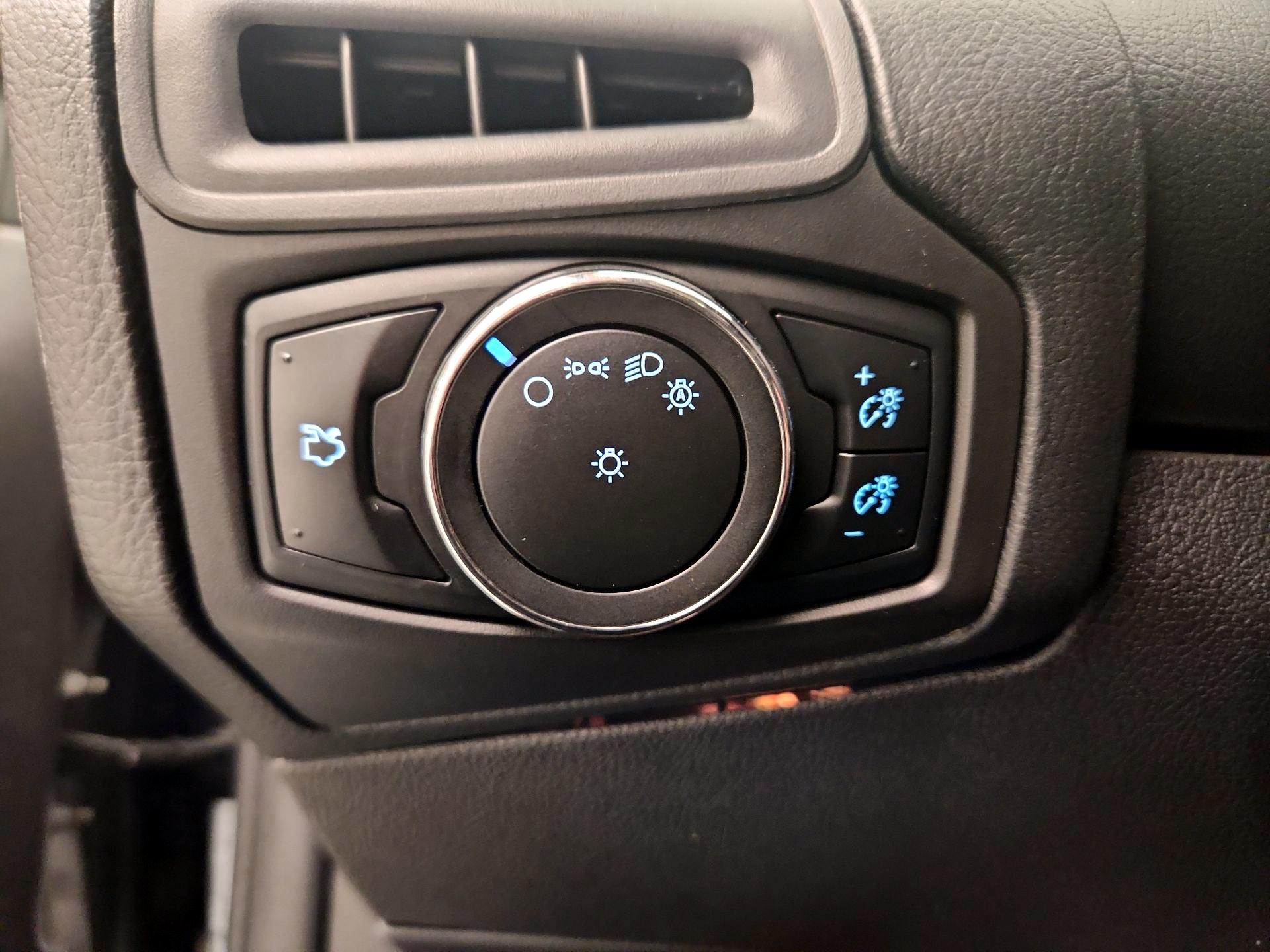 Thumbnail: 2014 Ford Focus - 13