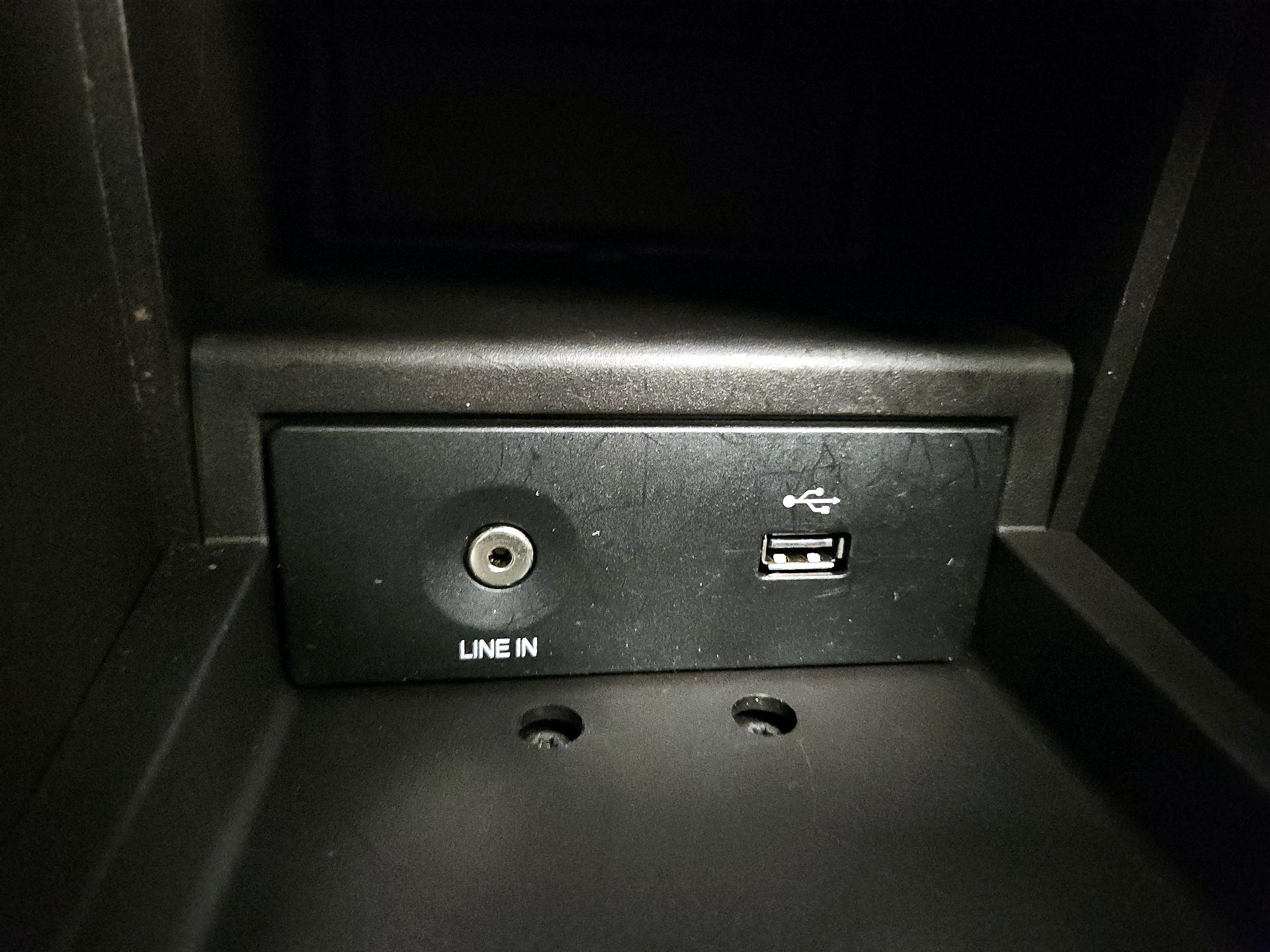 Thumbnail: 2014 Ford Focus - 17