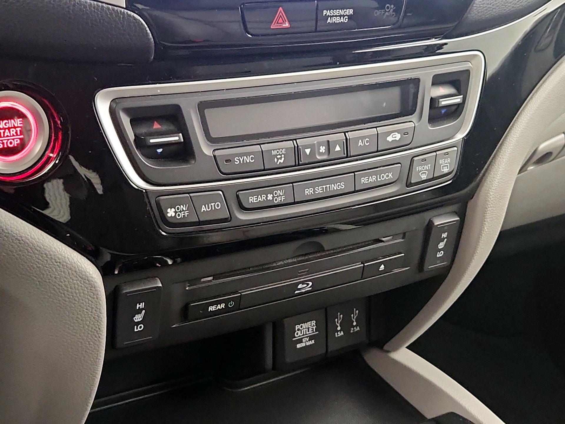 Thumbnail: 2016 Honda Pilot - 17