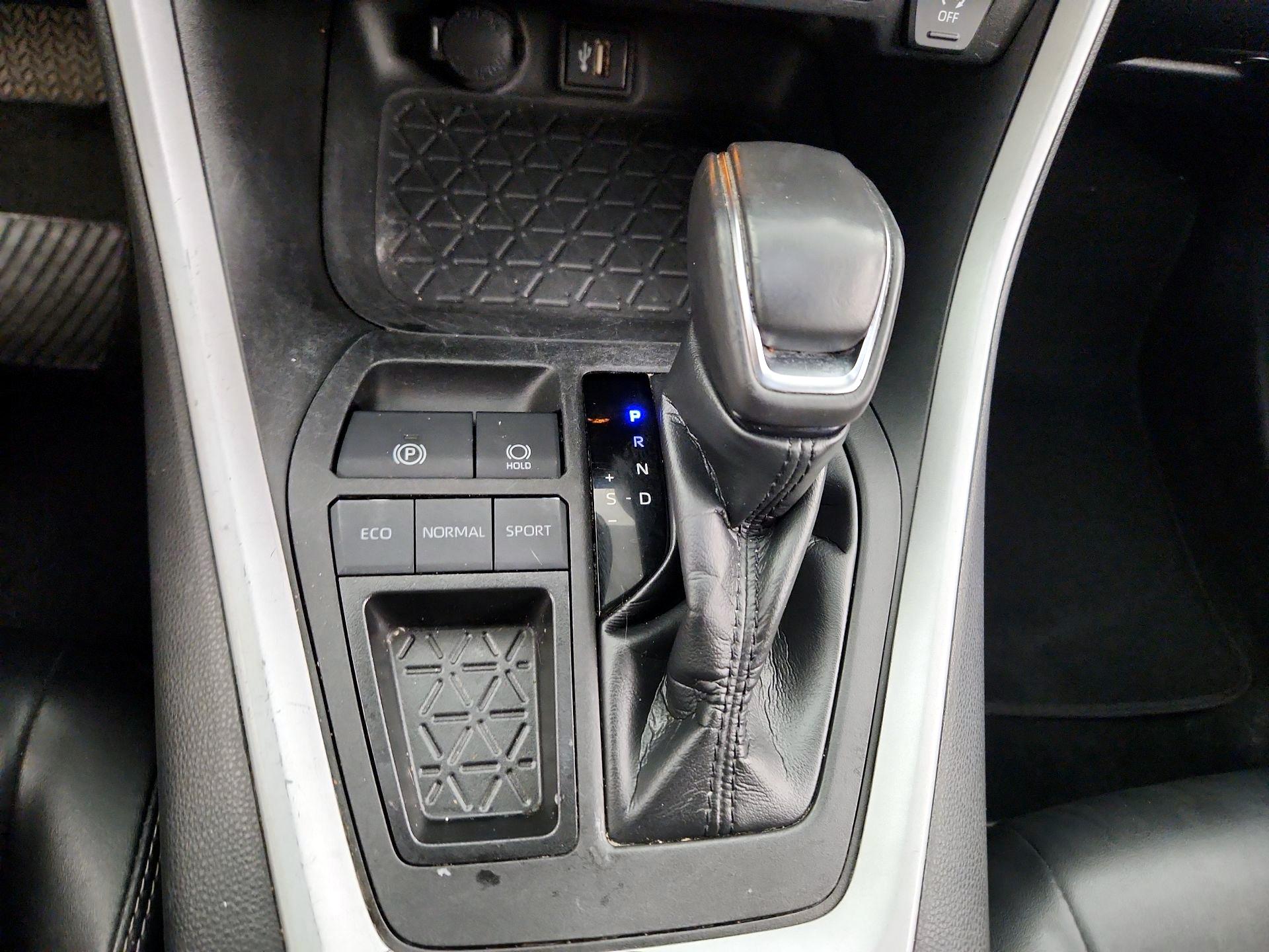 Thumbnail: 2023 Toyota RAV4 - 17