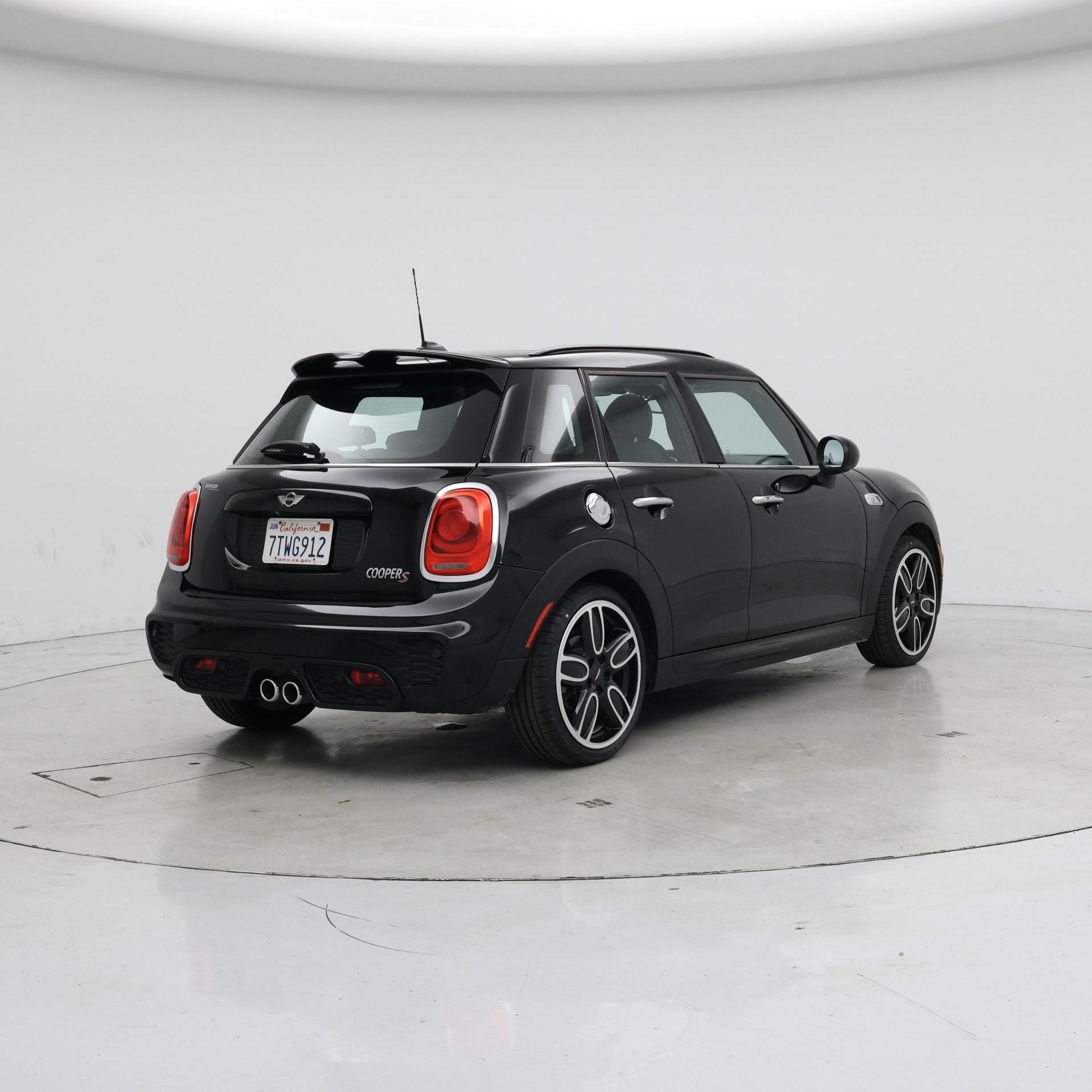 Thumbnail: 2015 MINI Cooper Hardtop - 8