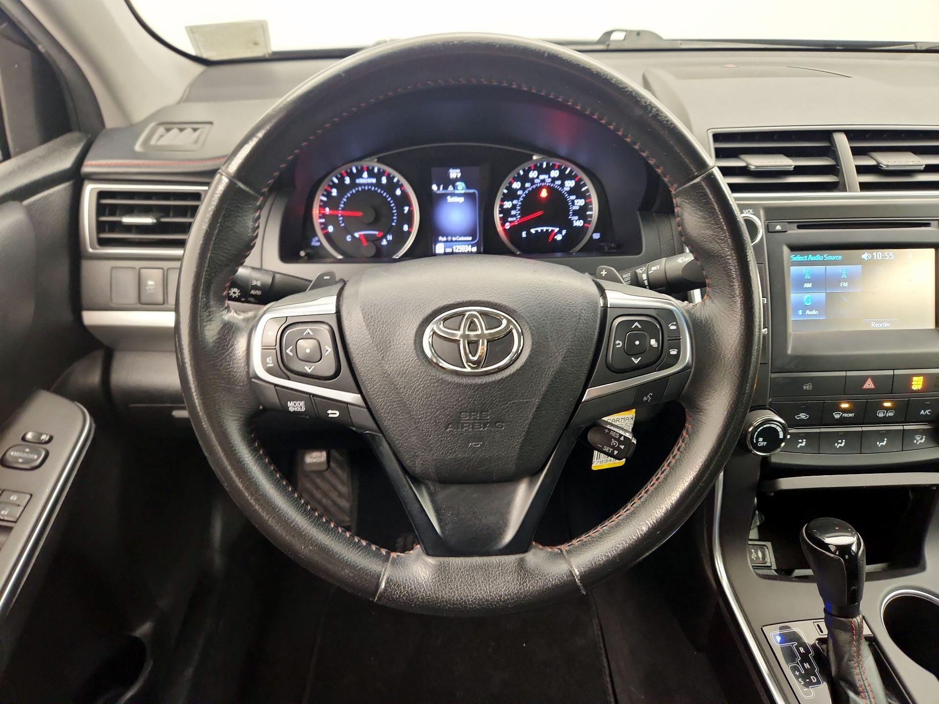 Thumbnail: 2016 Toyota Camry - 10