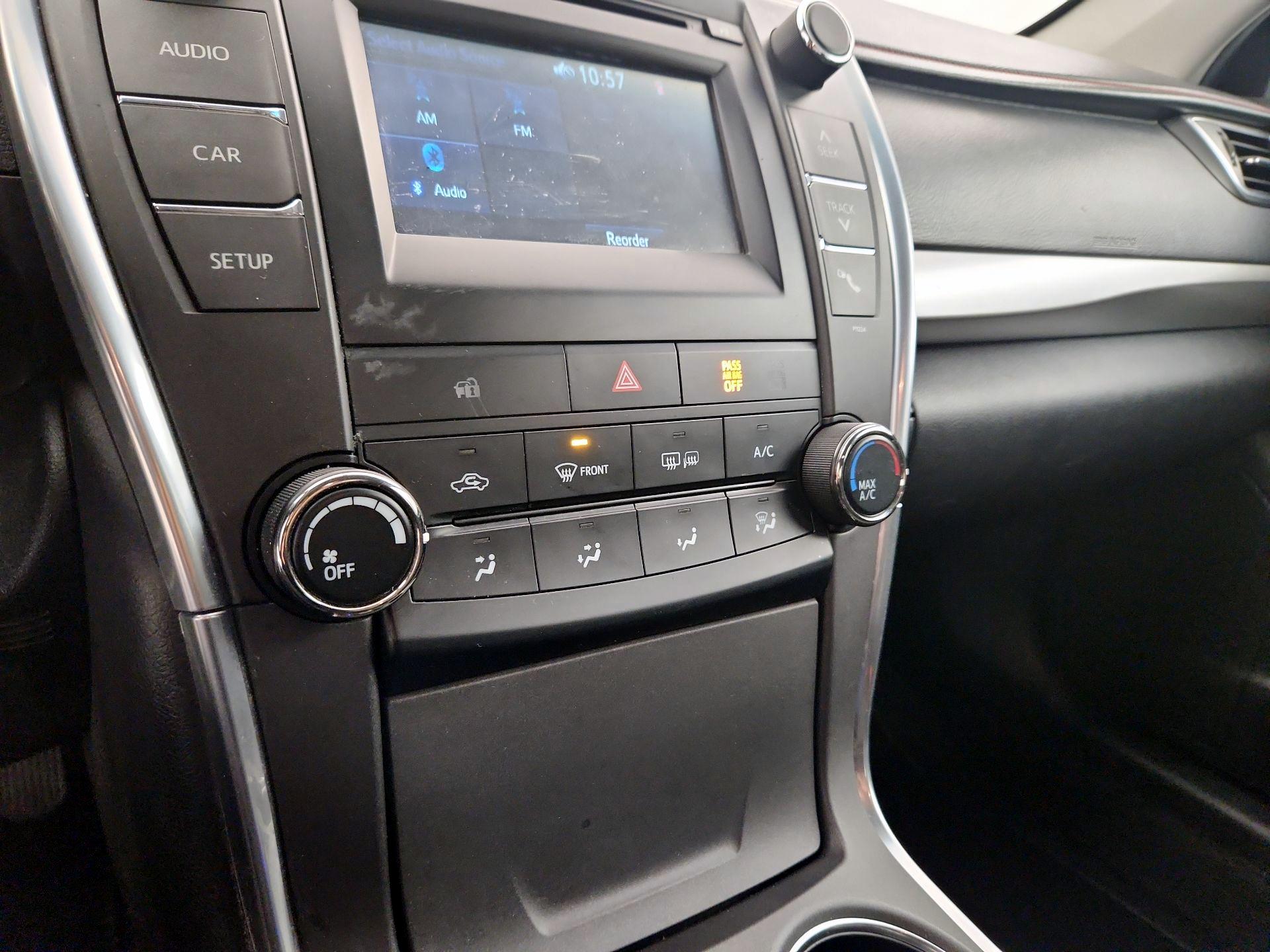 Thumbnail: 2016 Toyota Camry - 15