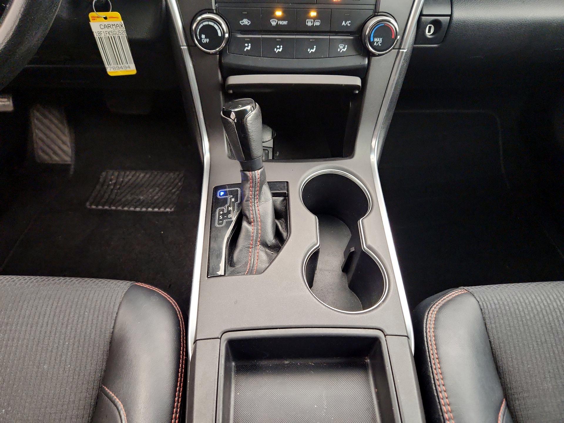 Thumbnail: 2016 Toyota Camry - 16