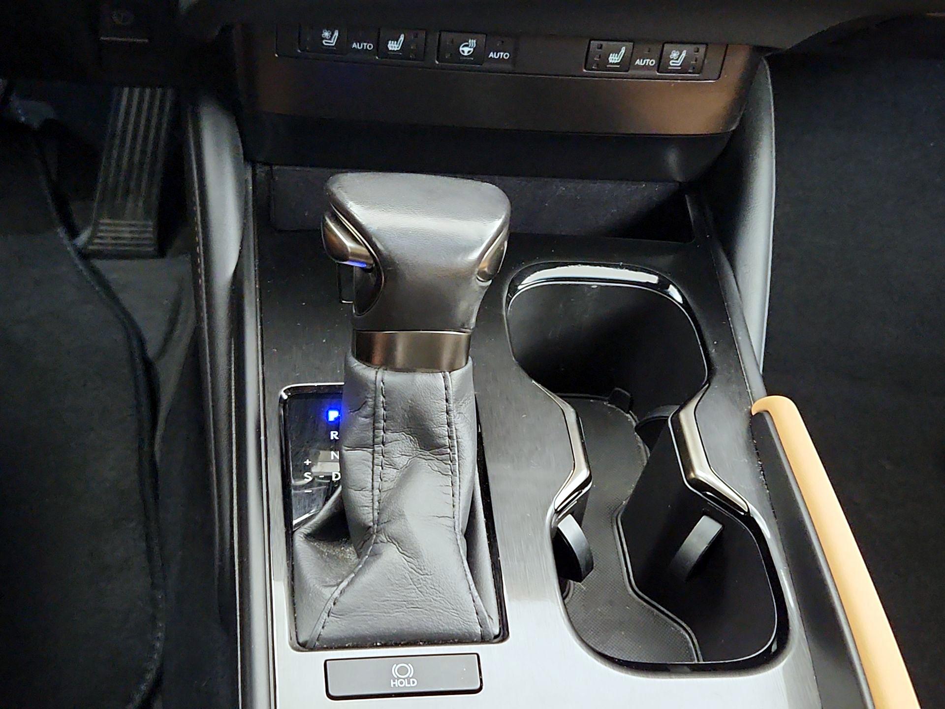 Thumbnail: 2023 Lexus ES - 17