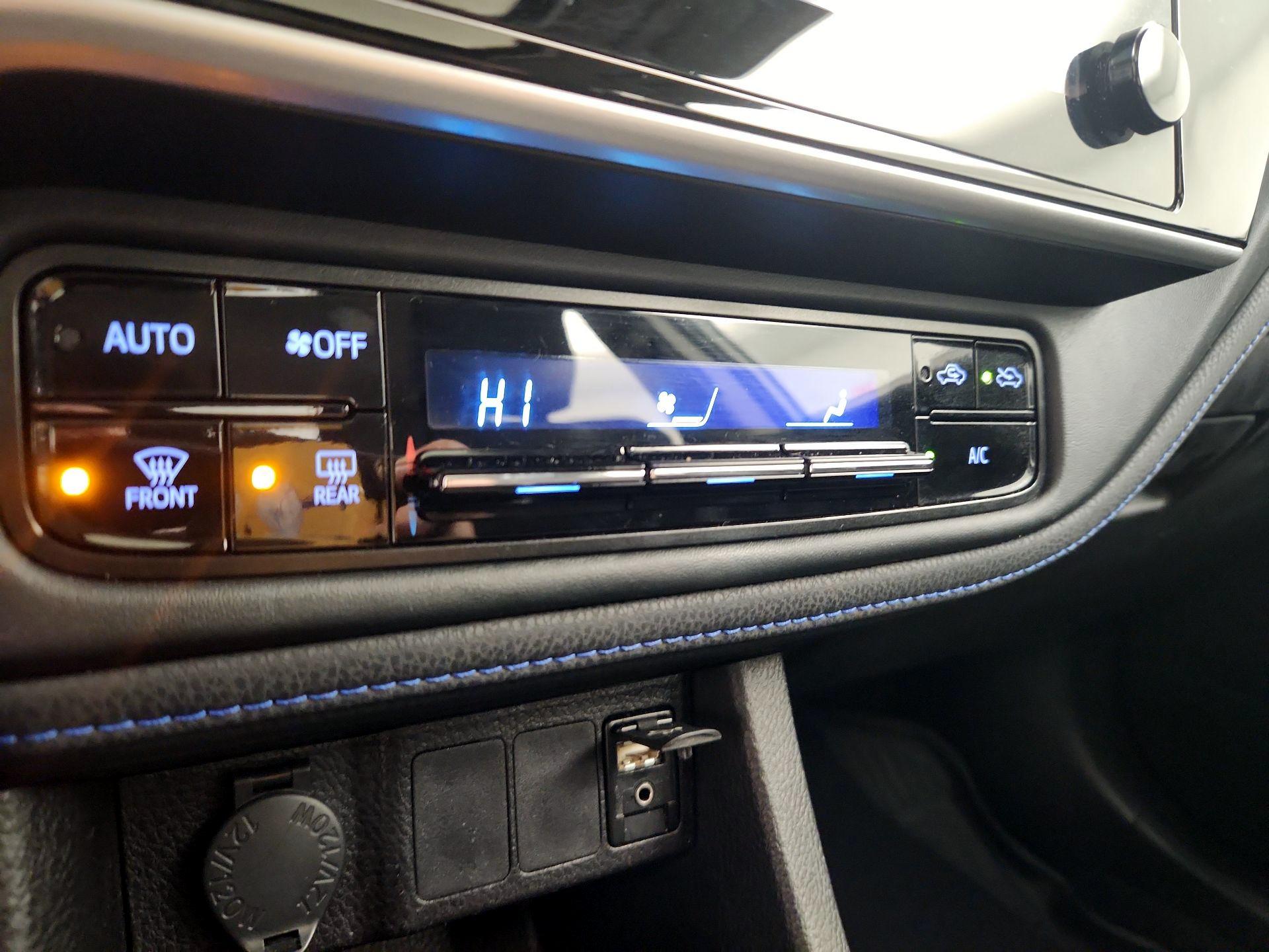 Thumbnail: 2019 Toyota Corolla - 16