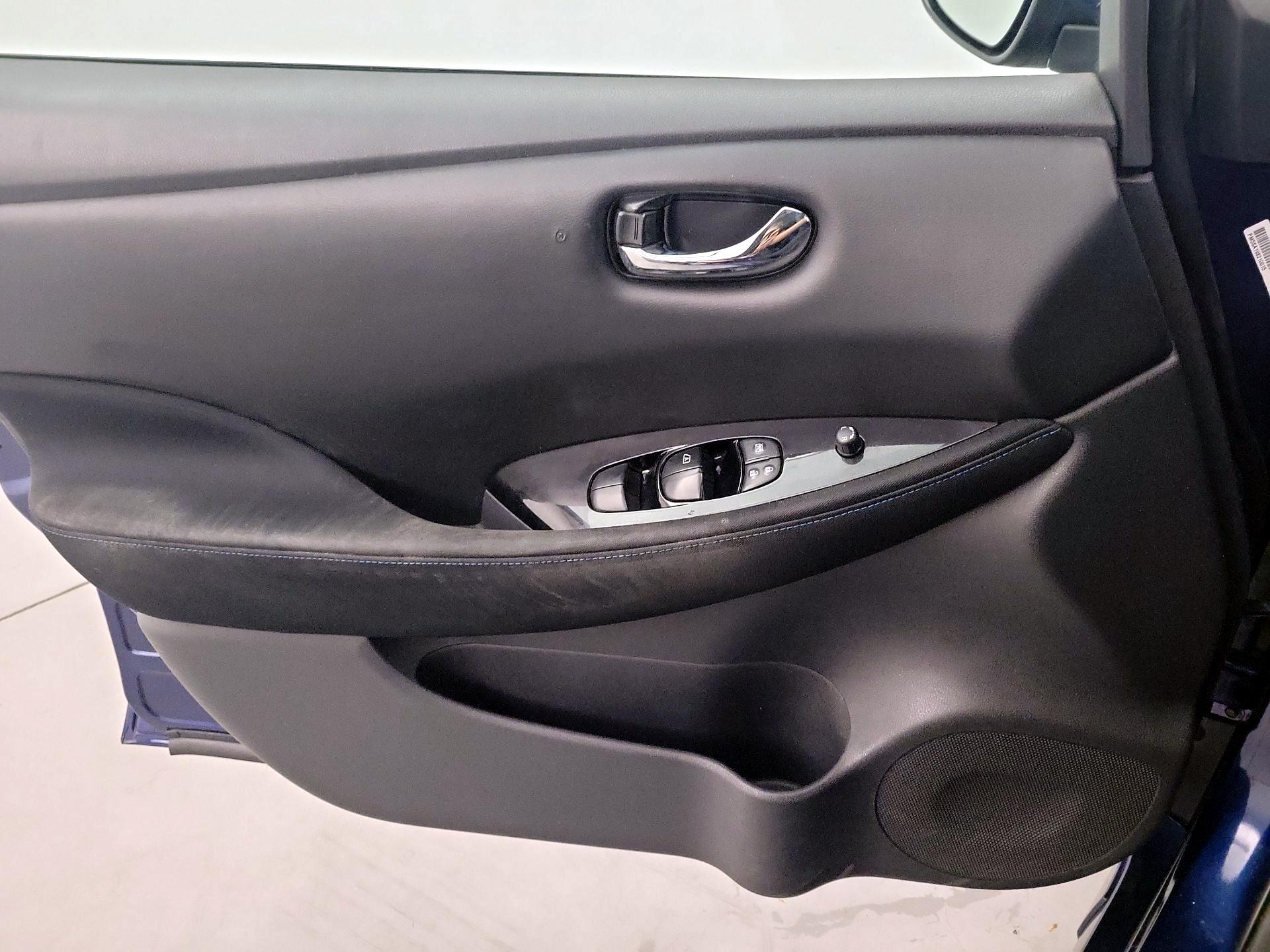 Thumbnail: 2019 Nissan Leaf - 12